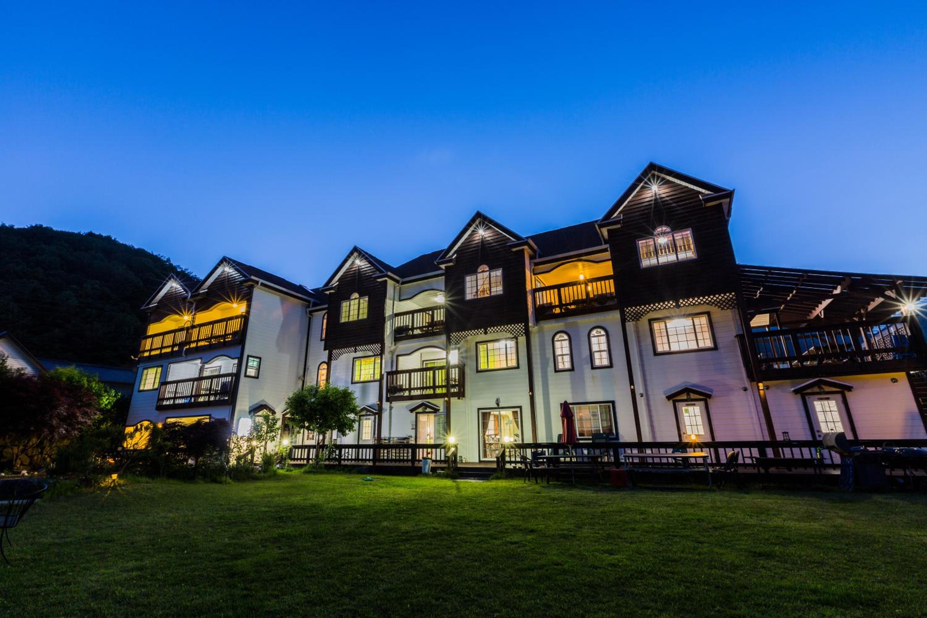 Muju Snow Country Pension view 5