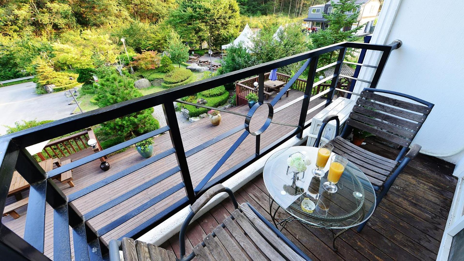 Photo 33