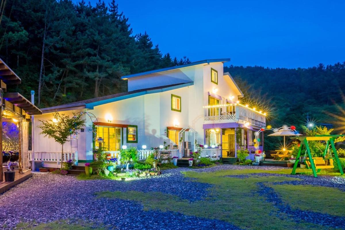 Goseong Hatsal Gadeuk Pension