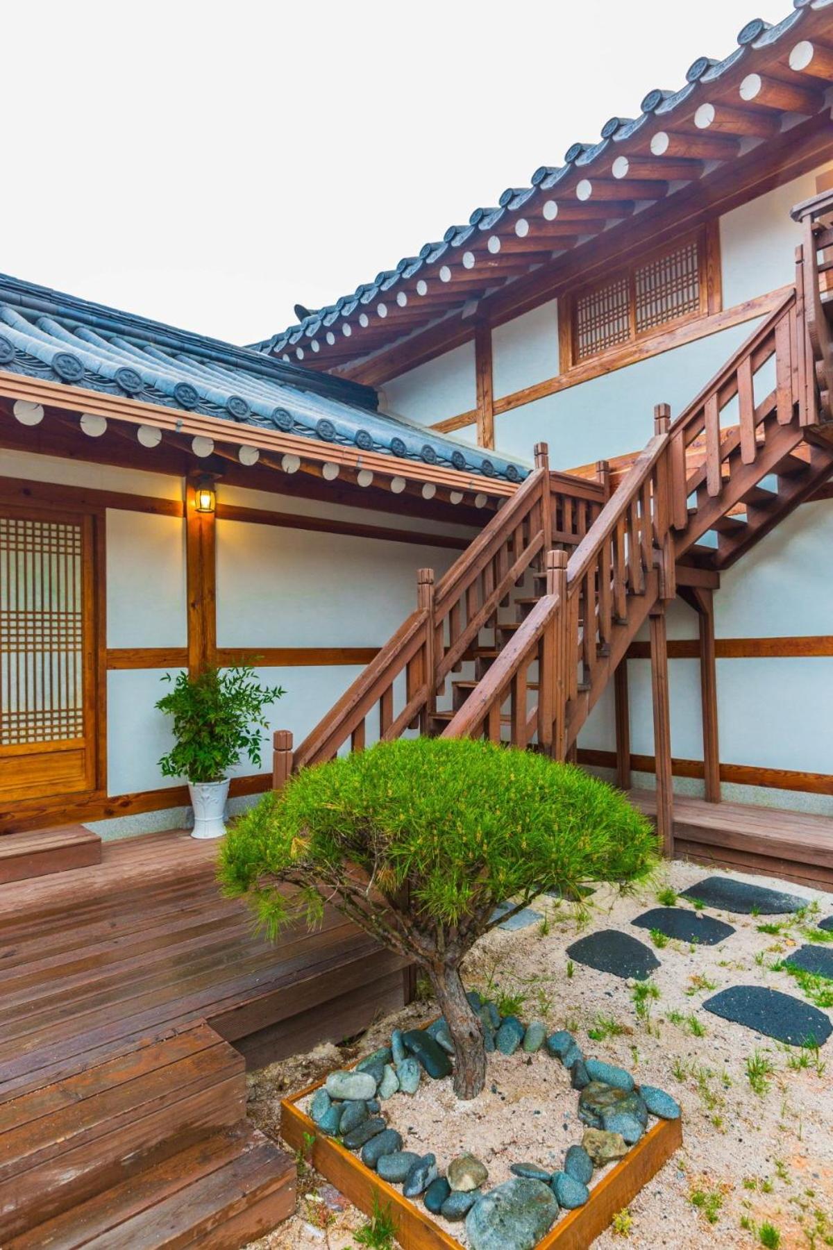 Gyeongju Seonamsan Hanok Stay