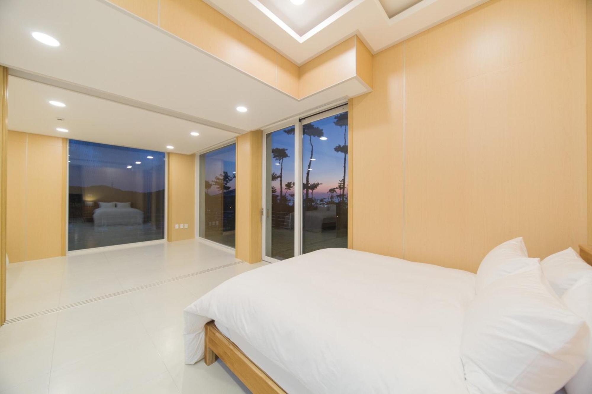 The Mare Pool Villa Pension