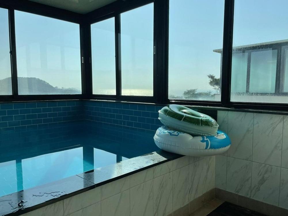 The Mare Pool Villa Pension