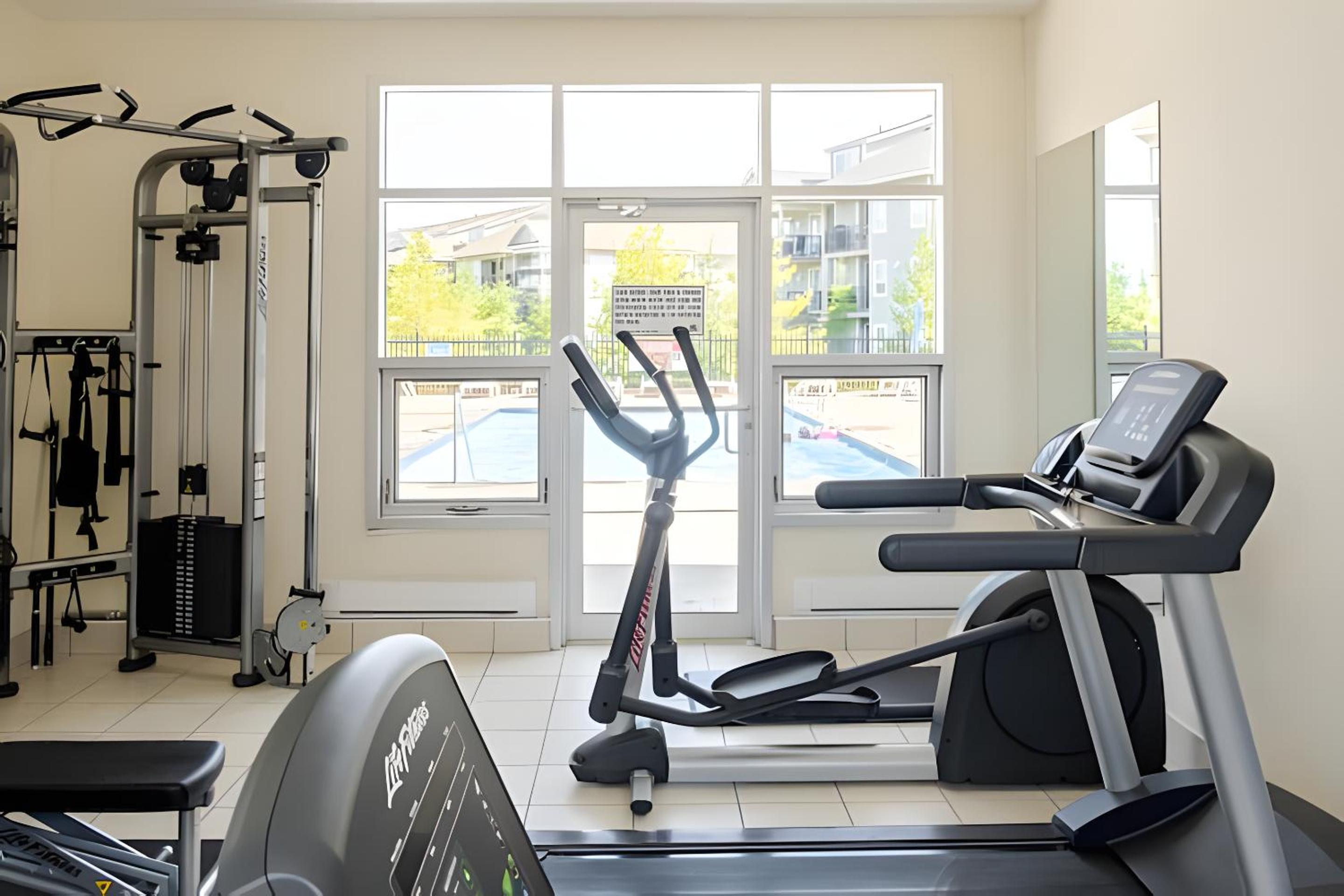 Specious 2 Bedroom Condo in Collingwood