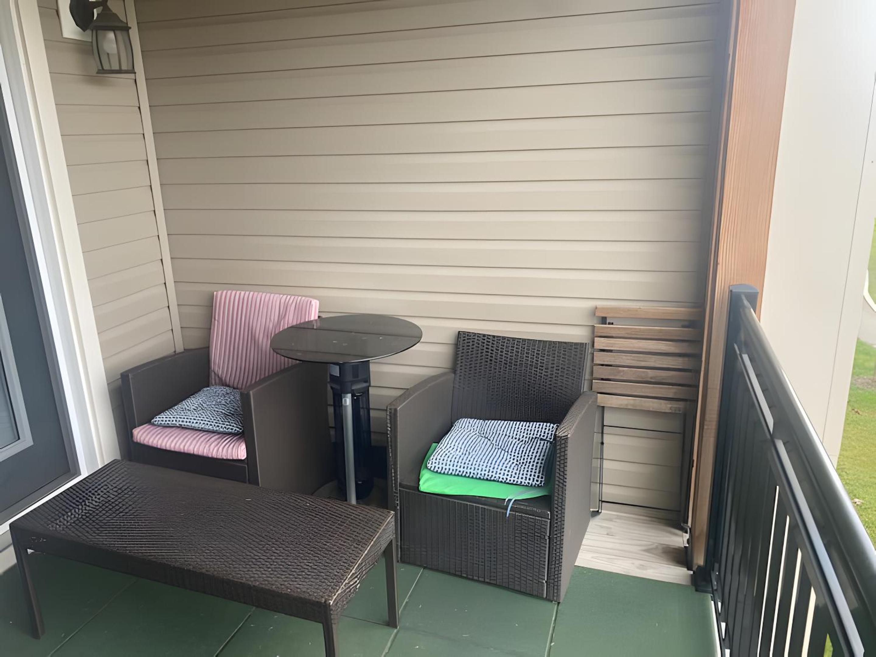 Specious 2 Bedroom Condo in Collingwood