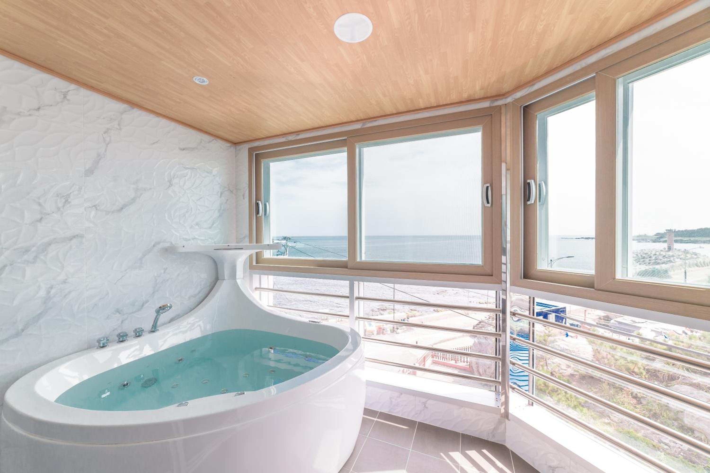 Pohang Beach63 Spa Pension view 3