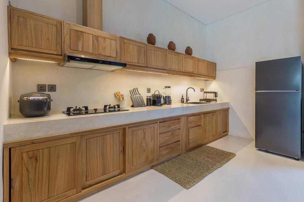 Brand NEW! Villa Casa Maladewa in Prime Canggu Location 300m from Beach view 3
