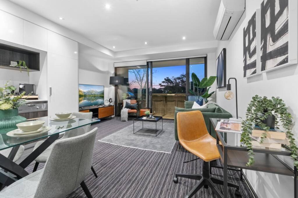 Luxurious Fitzroy Street Getaway