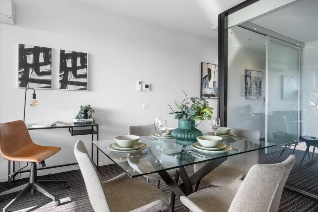 Luxurious Fitzroy Street Getaway