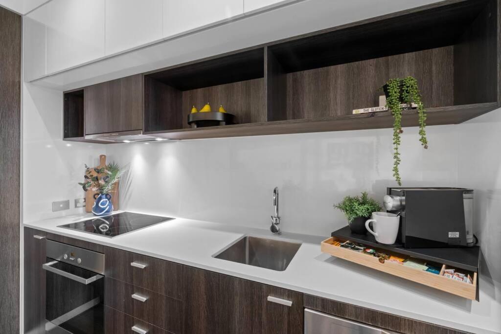 Luxurious Fitzroy Street Getaway