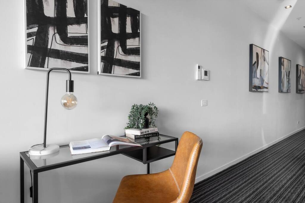 Luxurious Fitzroy Street Getaway