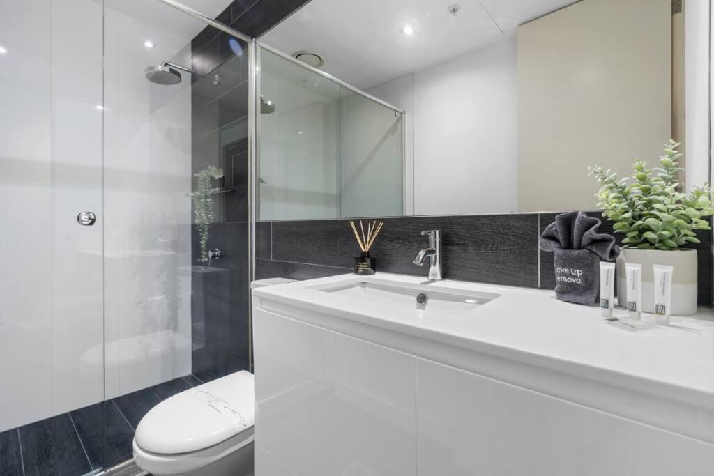 Luxurious Fitzroy Street Getaway