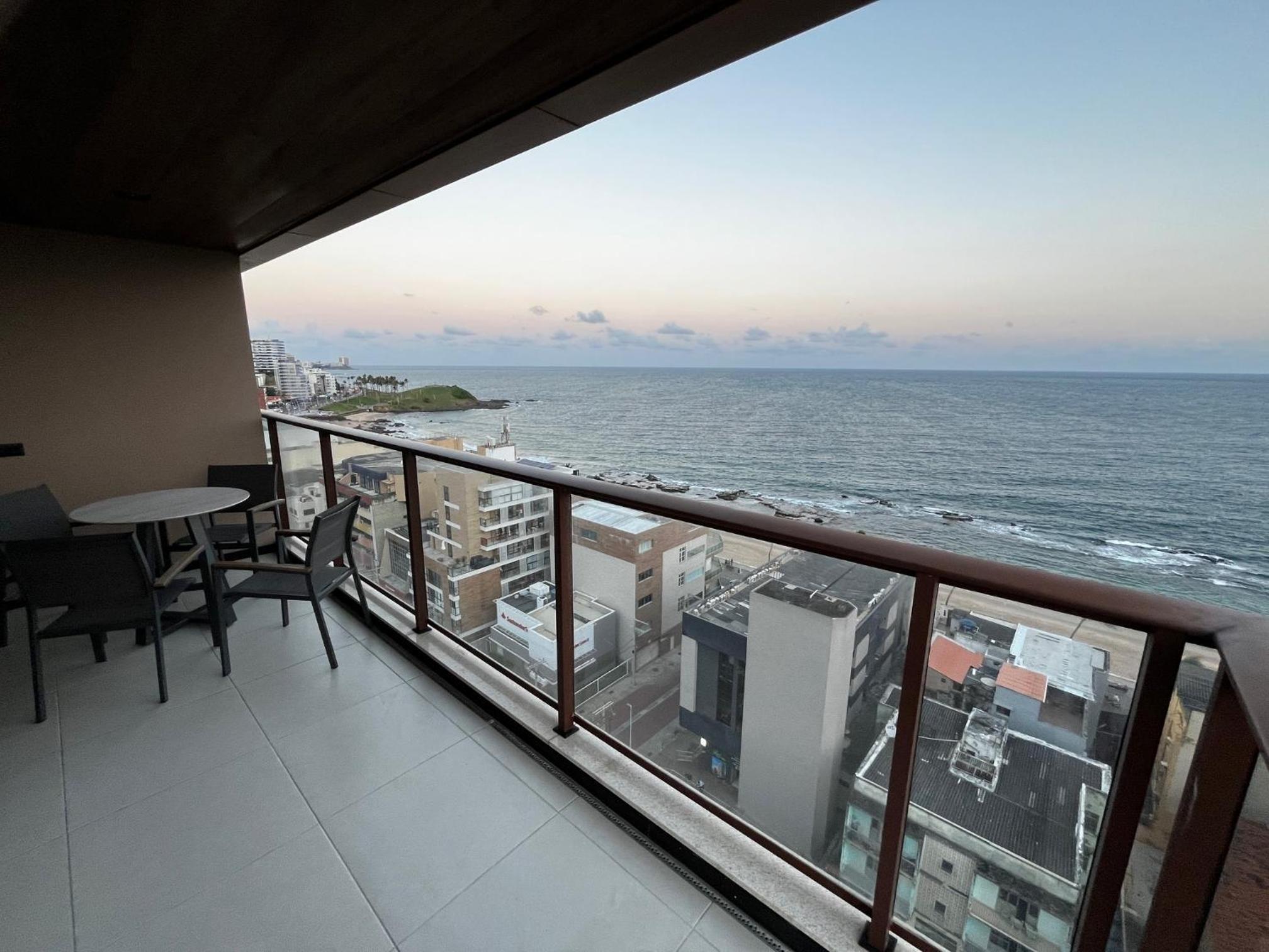 Hotel Apto Salvador N907 Vista Mar Farol Barra - Image 1