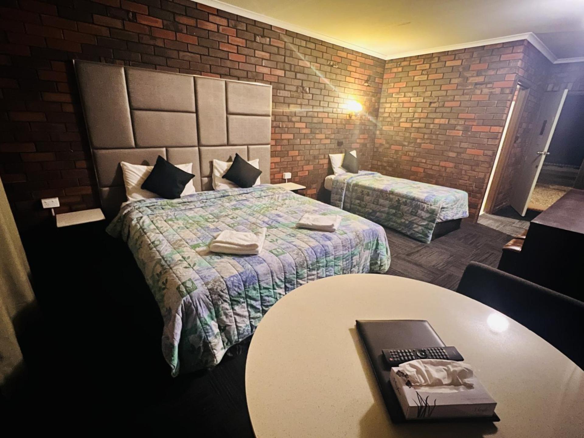 Two Rivers Motel