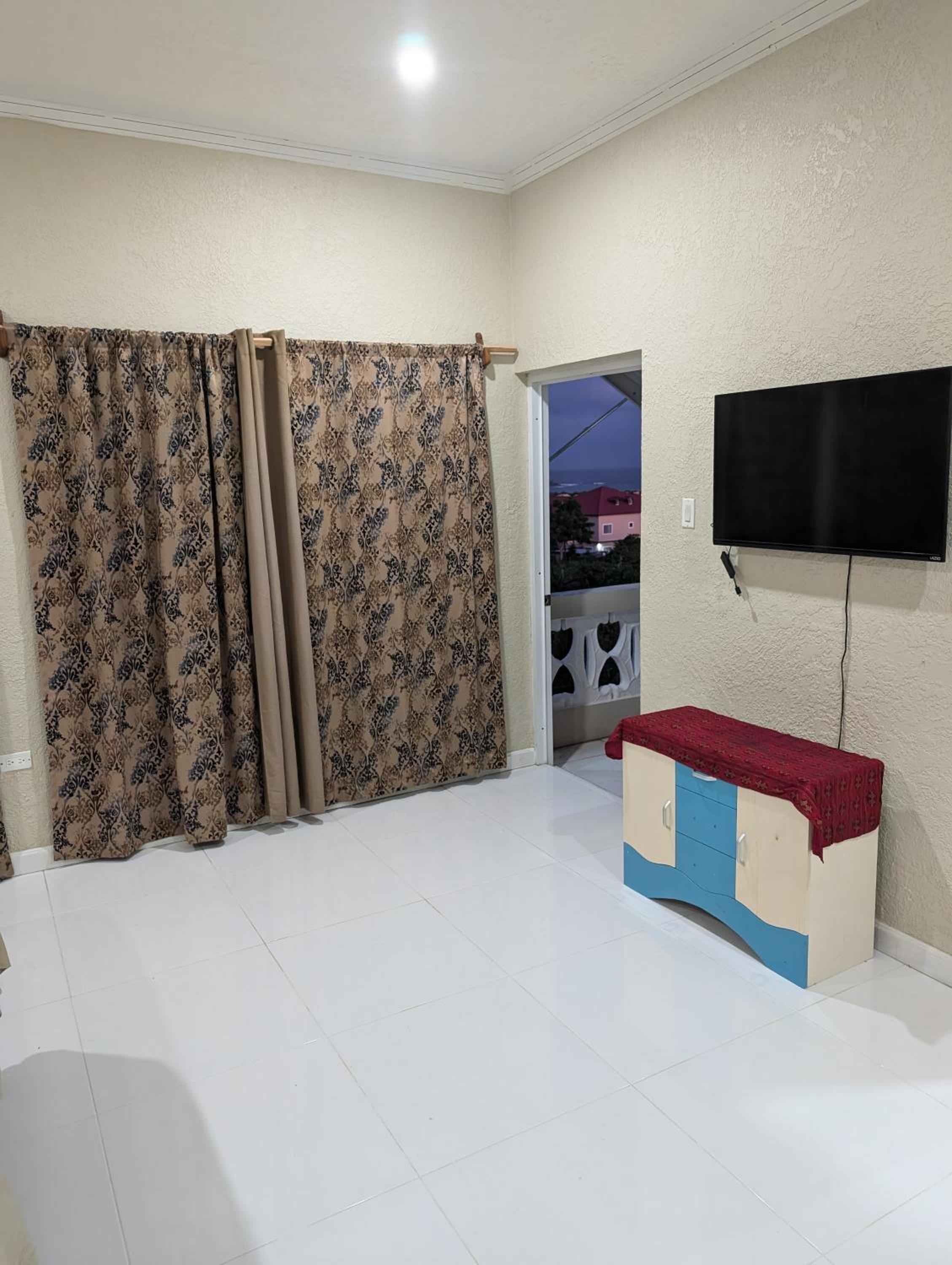 Spacious 3 bedroom House in St Thomas Jamaica view 5