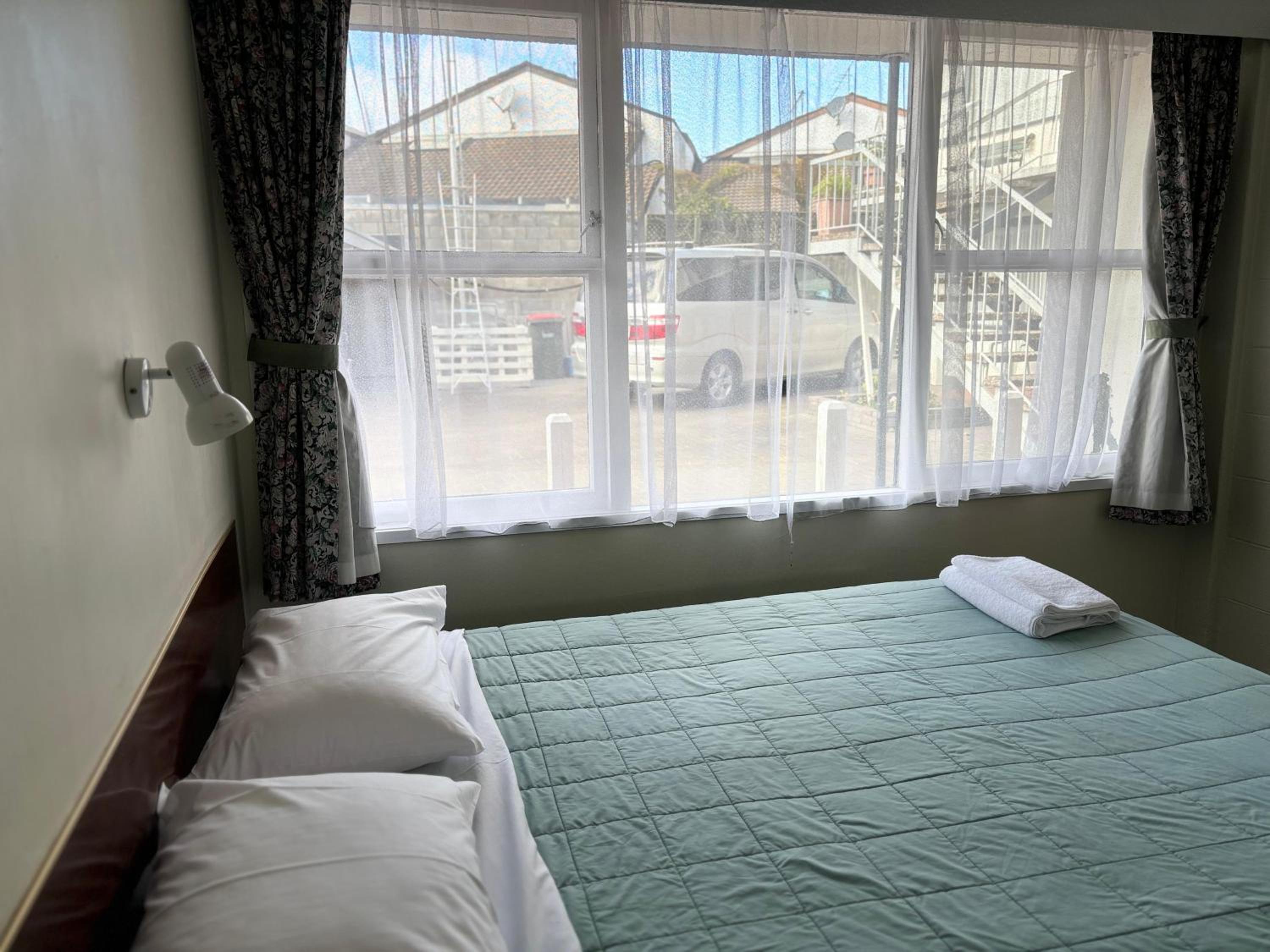 Manhattan Motel