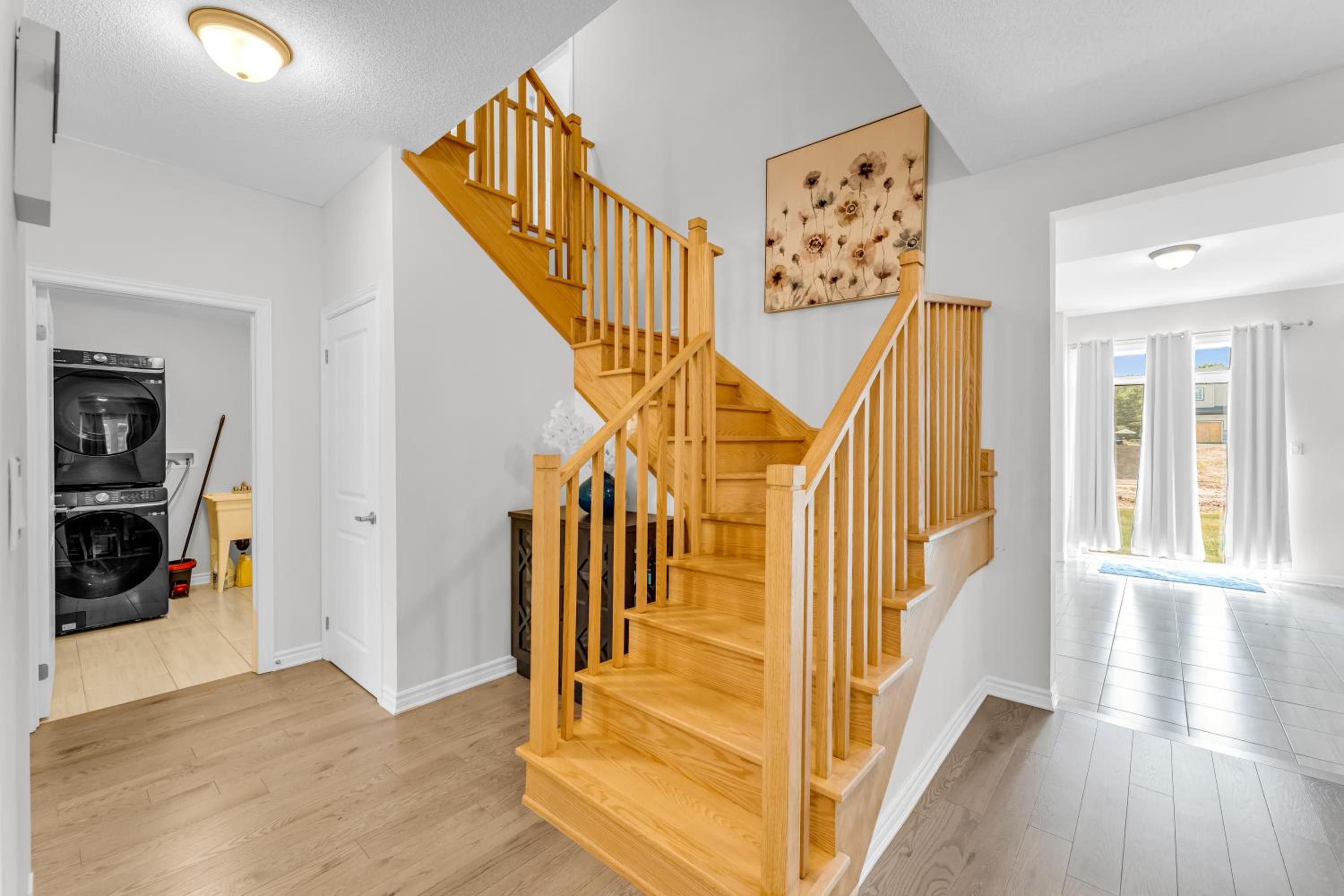 Luxury Mansion minutes to Niagara Falls and Buffalo