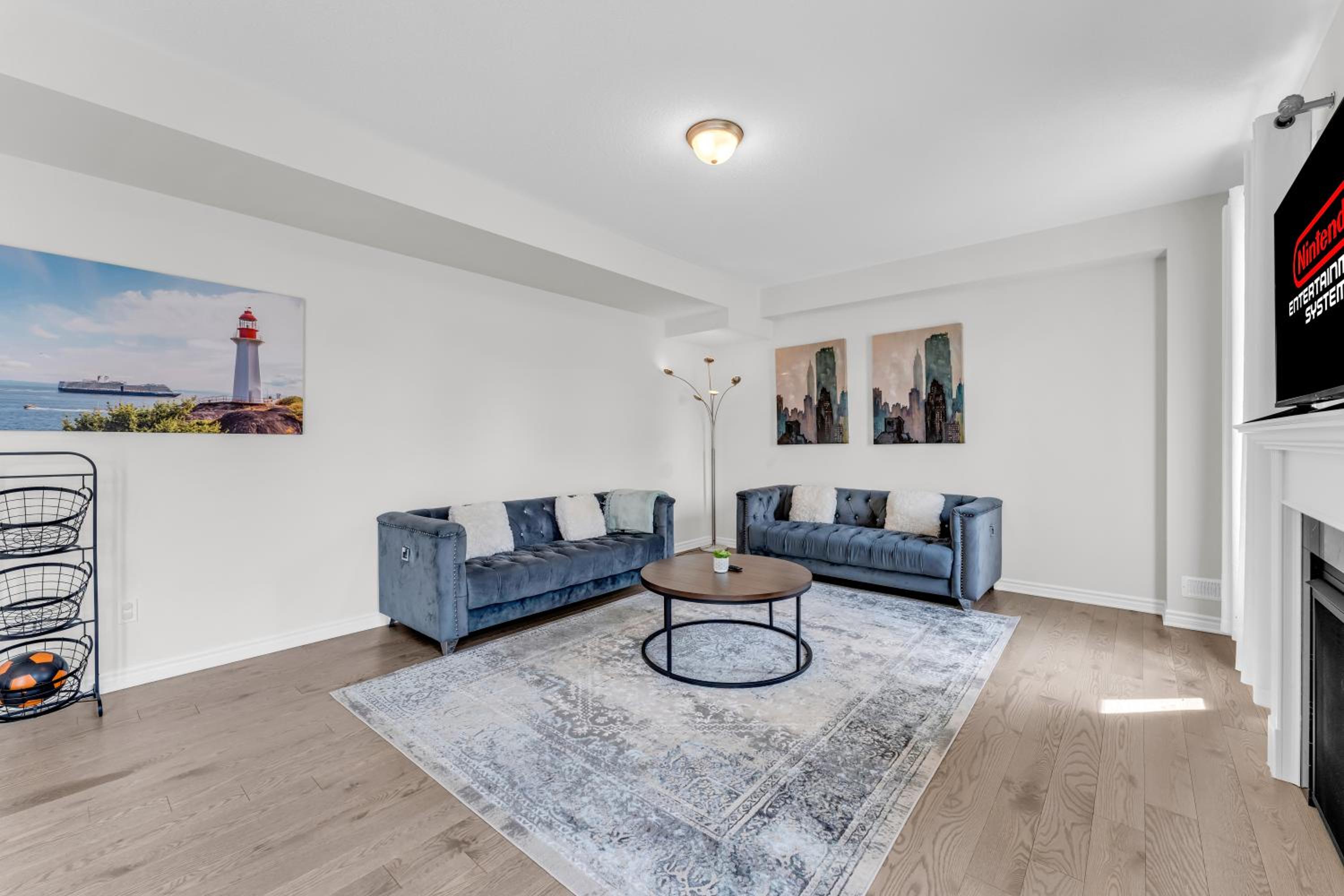 Luxury Mansion minutes to Niagara Falls and Buffalo