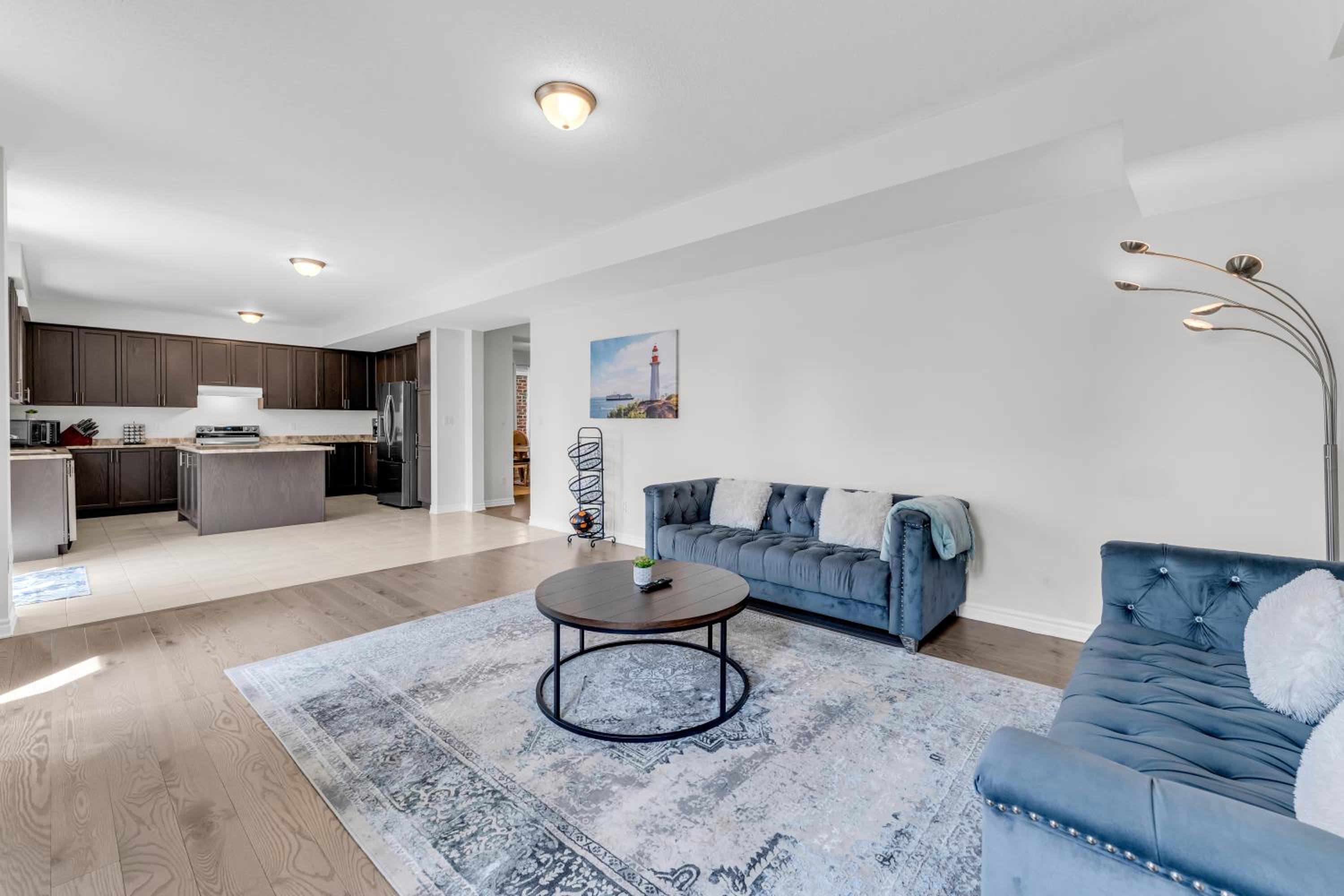 Luxury Mansion minutes to Niagara Falls and Buffalo