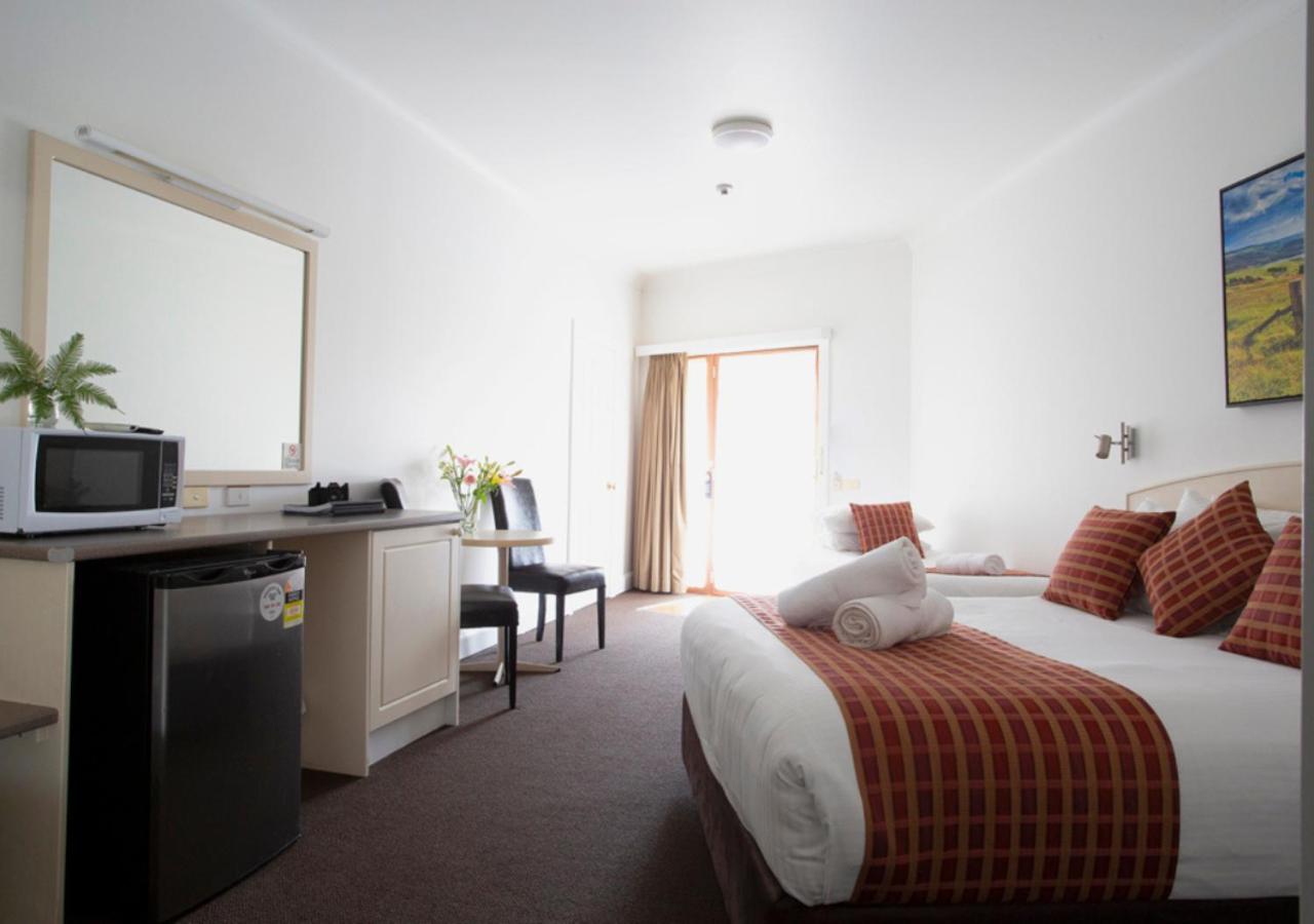 Bowen Inn Motel
