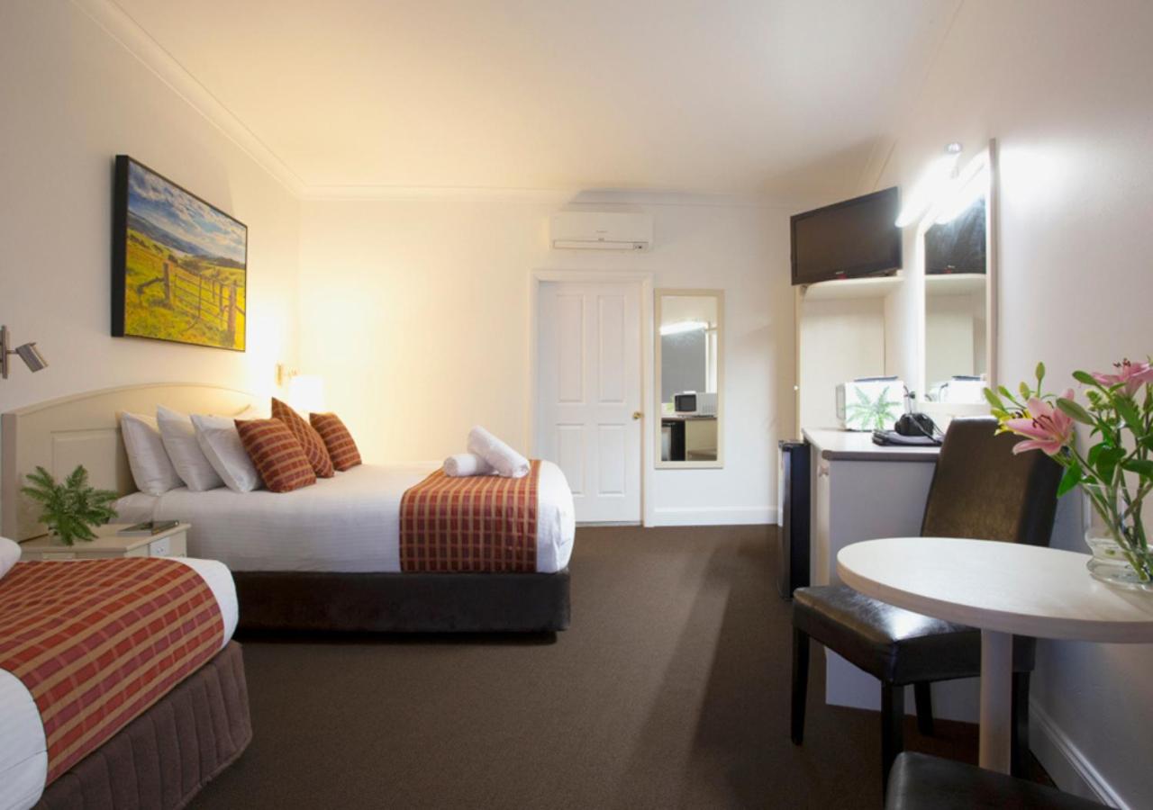 Bowen Inn Motel