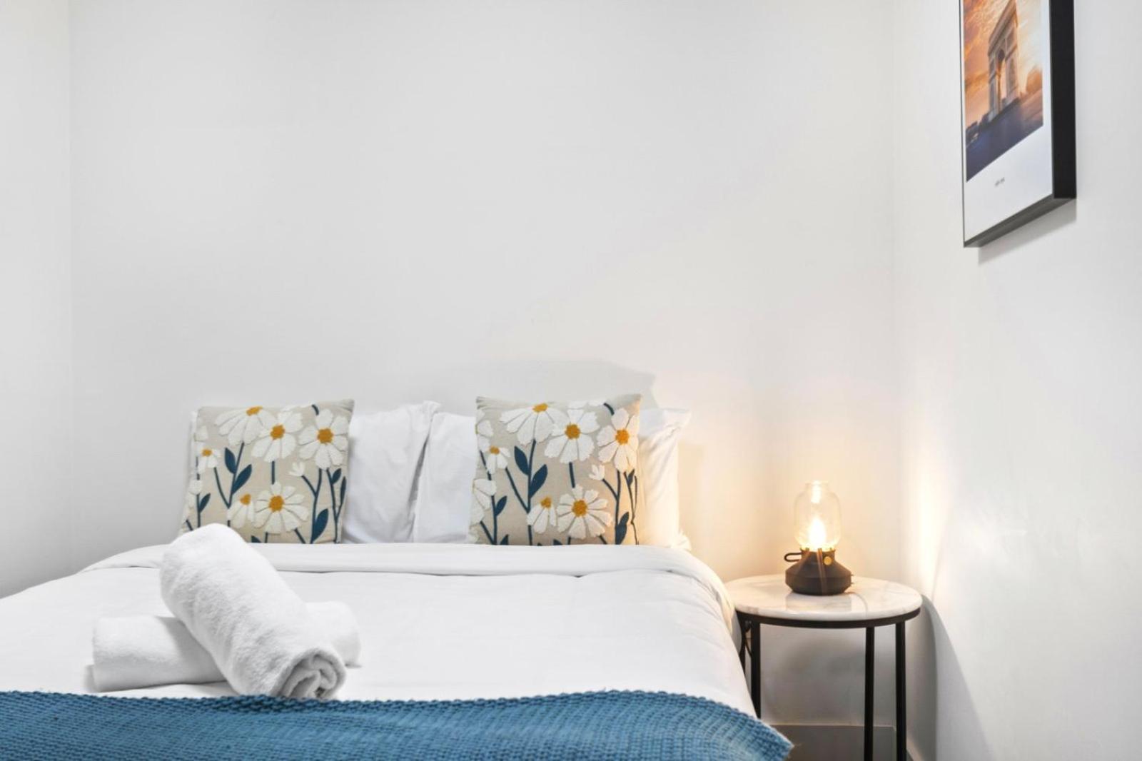 Waterview Apt at Wentworth Point