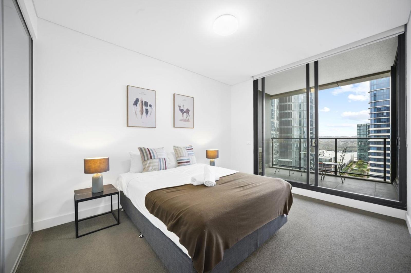 Waterview Apt at Wentworth Point