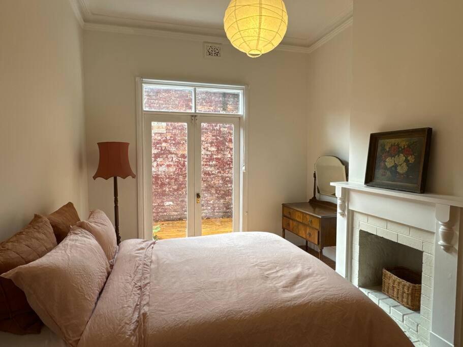 Artsy North Melbourne 2-Bedder