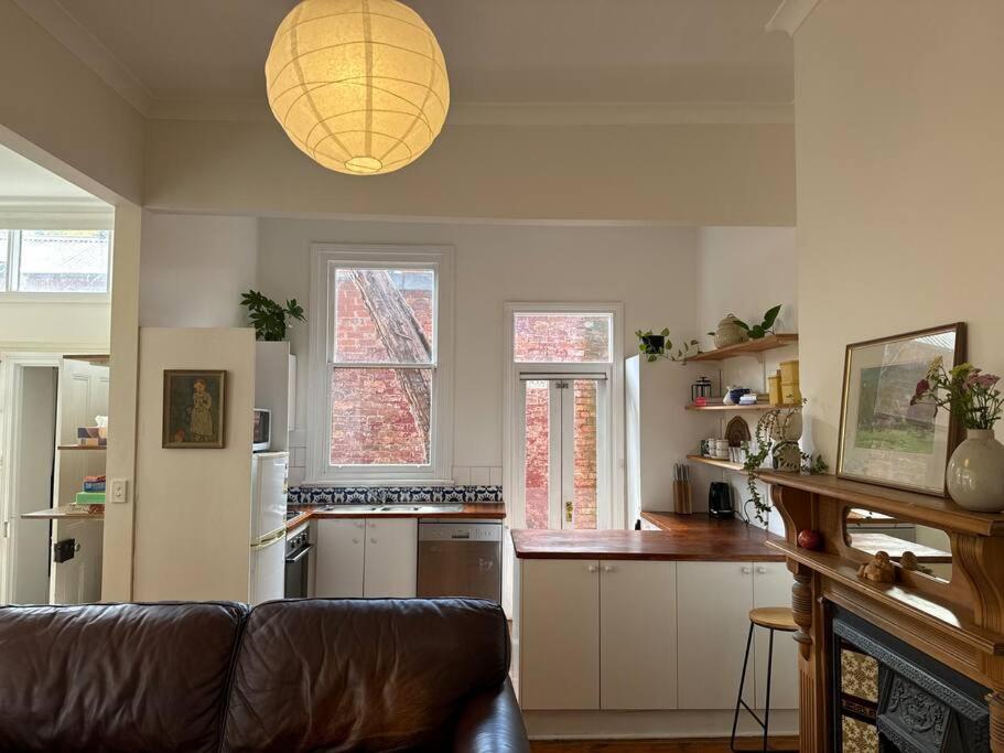 Artsy North Melbourne 2-Bedder