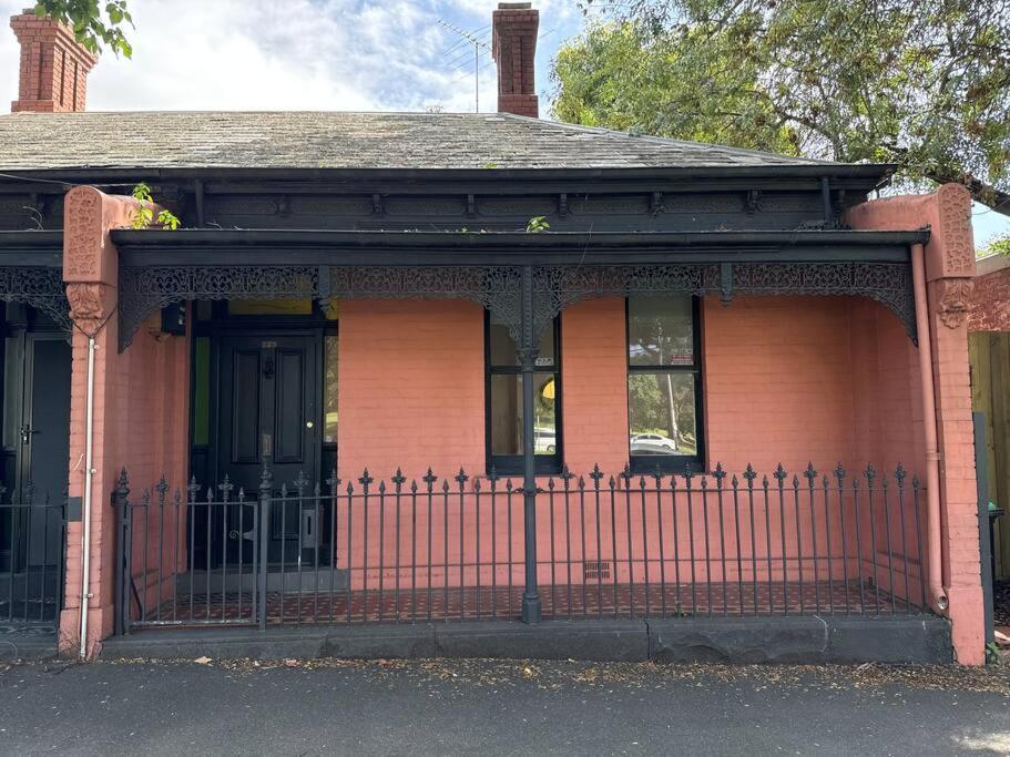 Artsy North Melbourne 2-Bedder