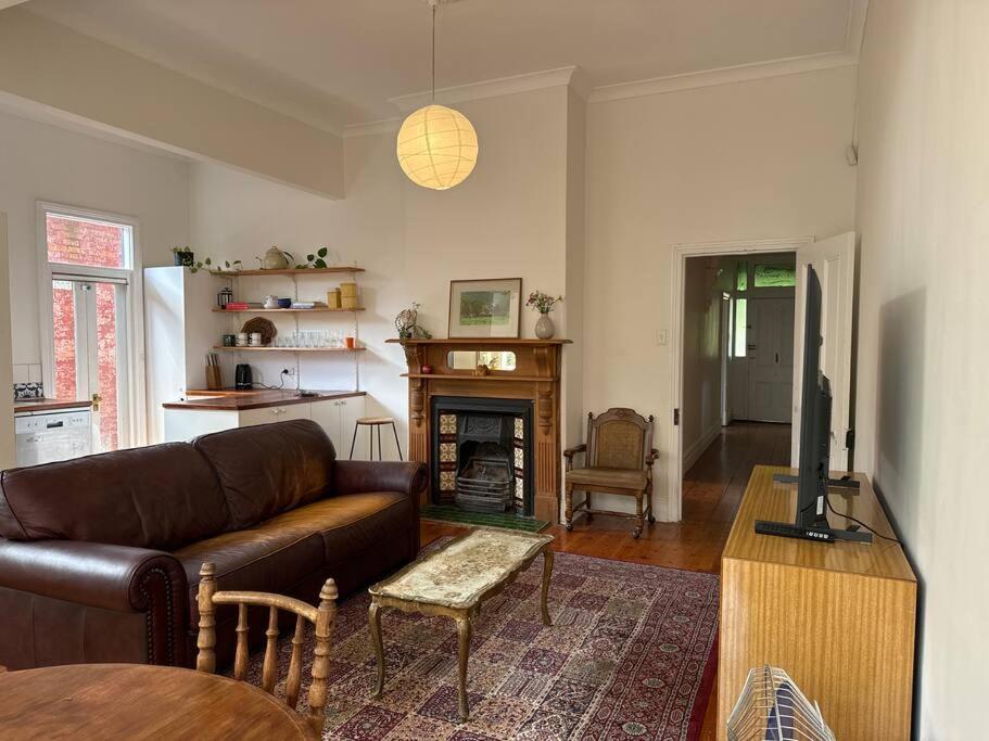 Artsy North Melbourne 2-Bedder