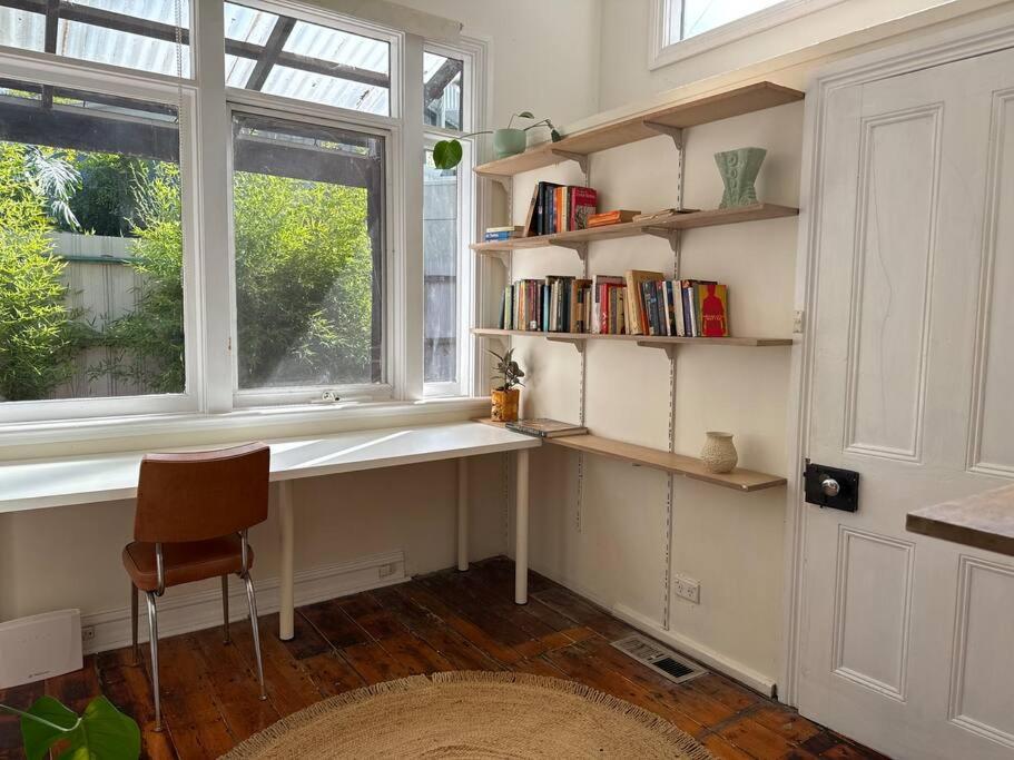Artsy North Melbourne 2-Bedder