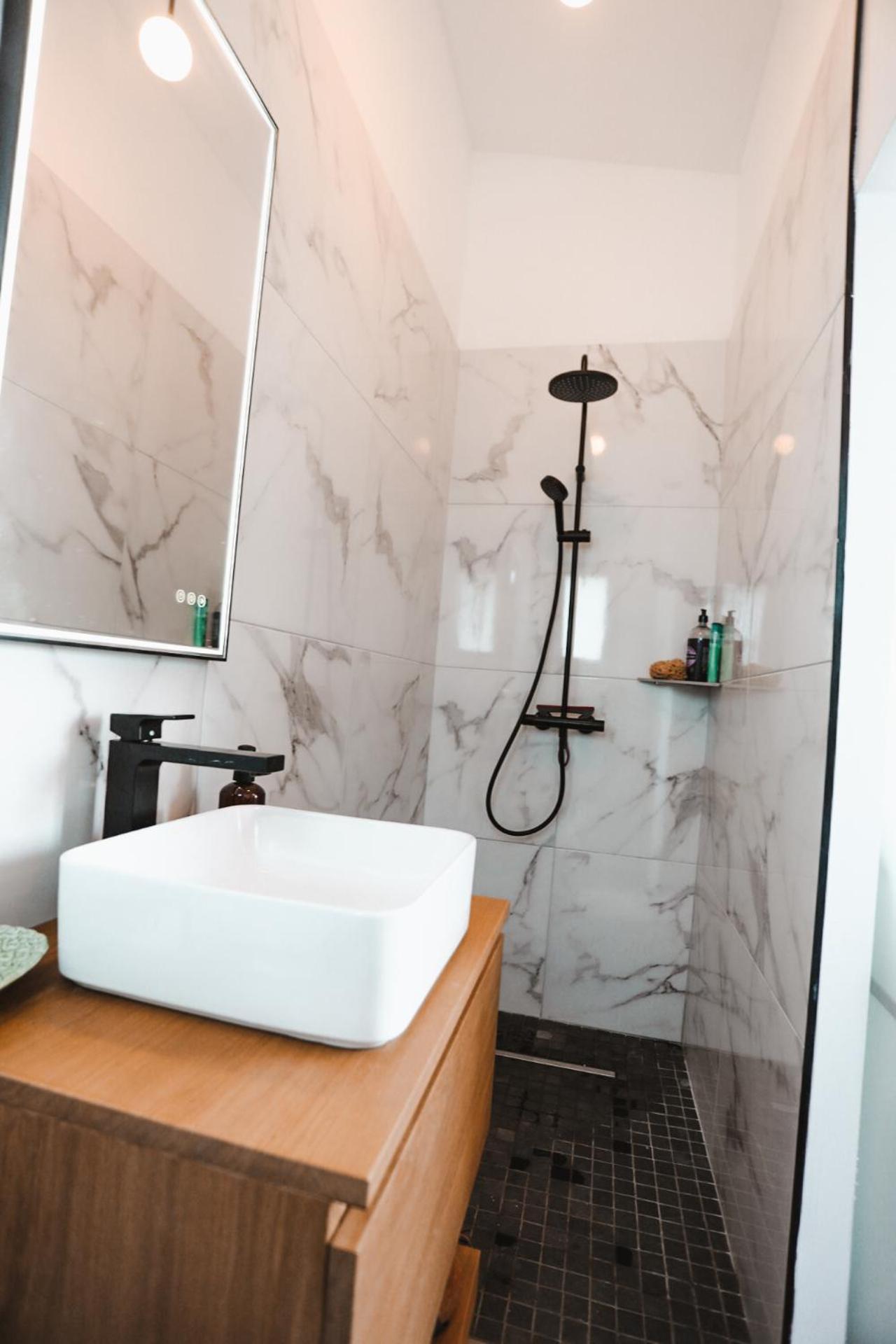 Logement neuf, Piscine et Climatisation view 3