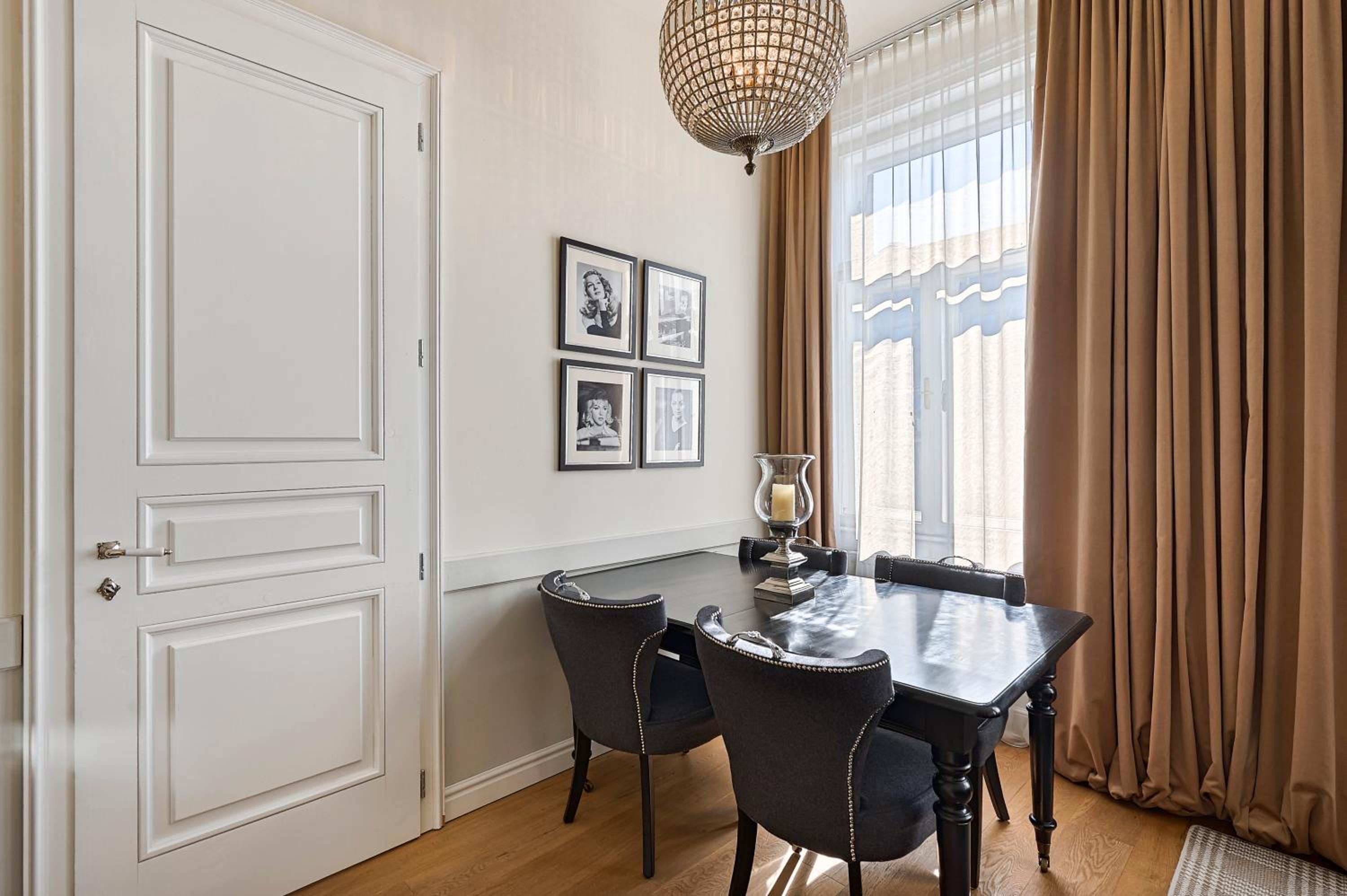 6 rooms Naschmarkt