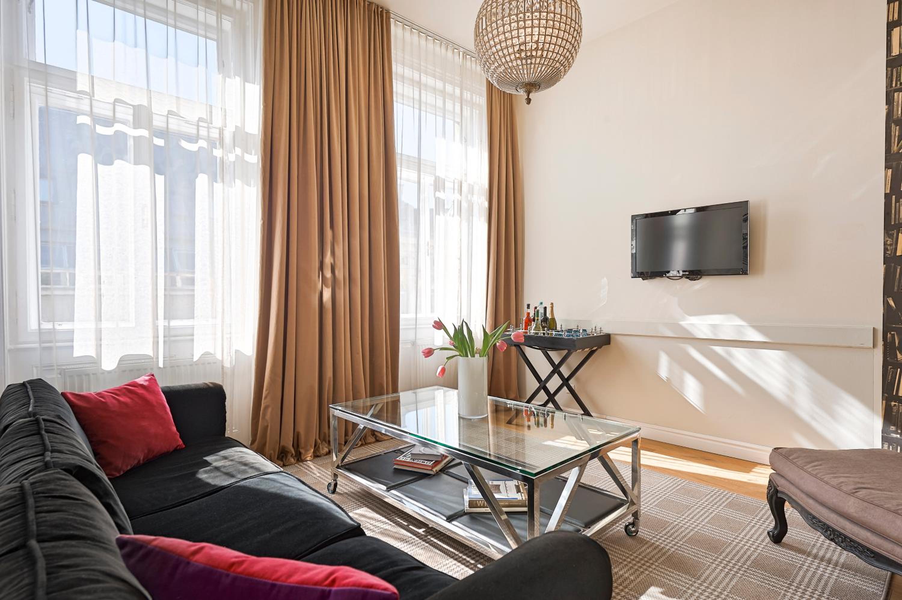 6 rooms Naschmarkt