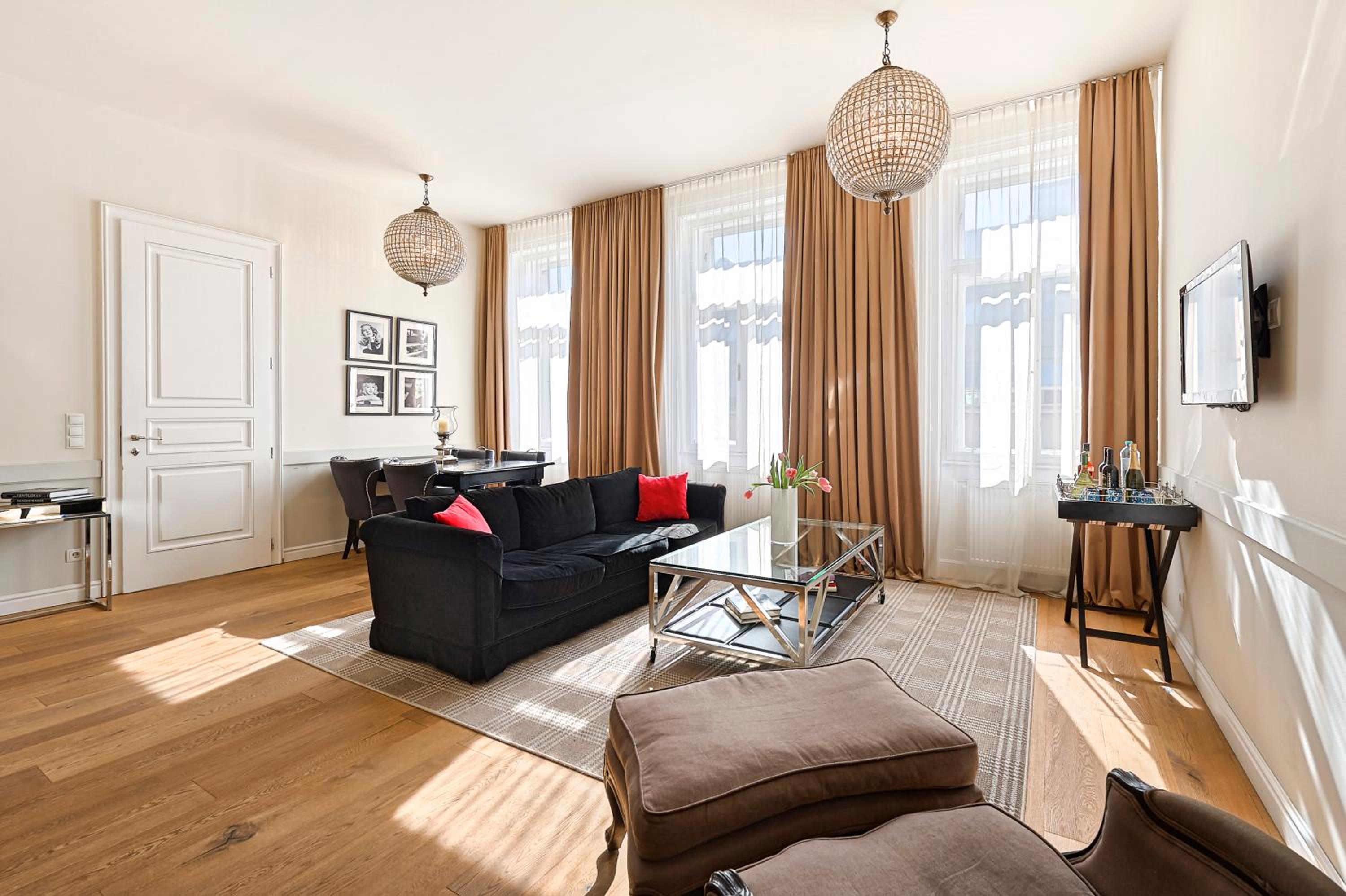 6 rooms Naschmarkt