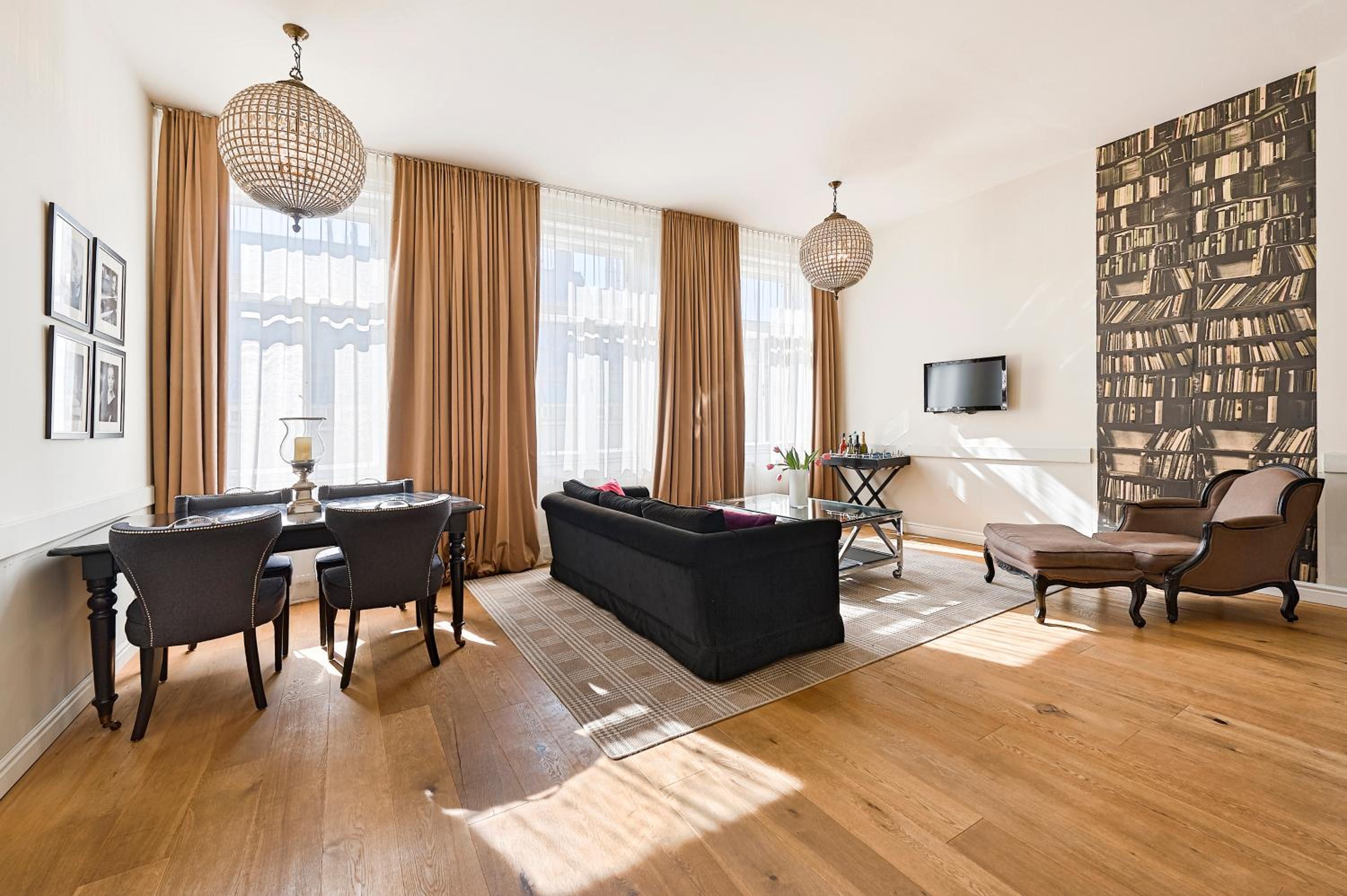 6 rooms Naschmarkt