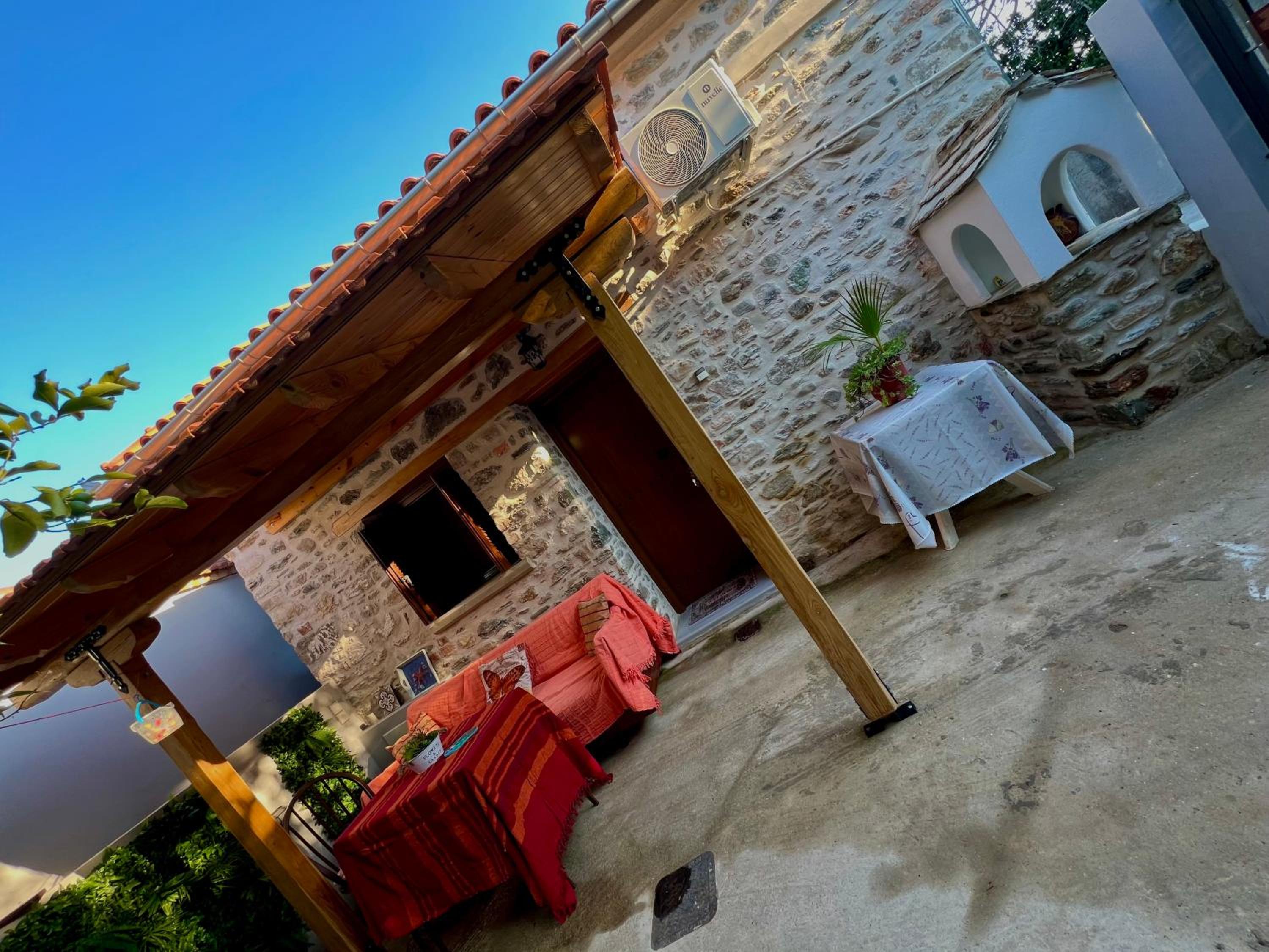 Niki Cottage