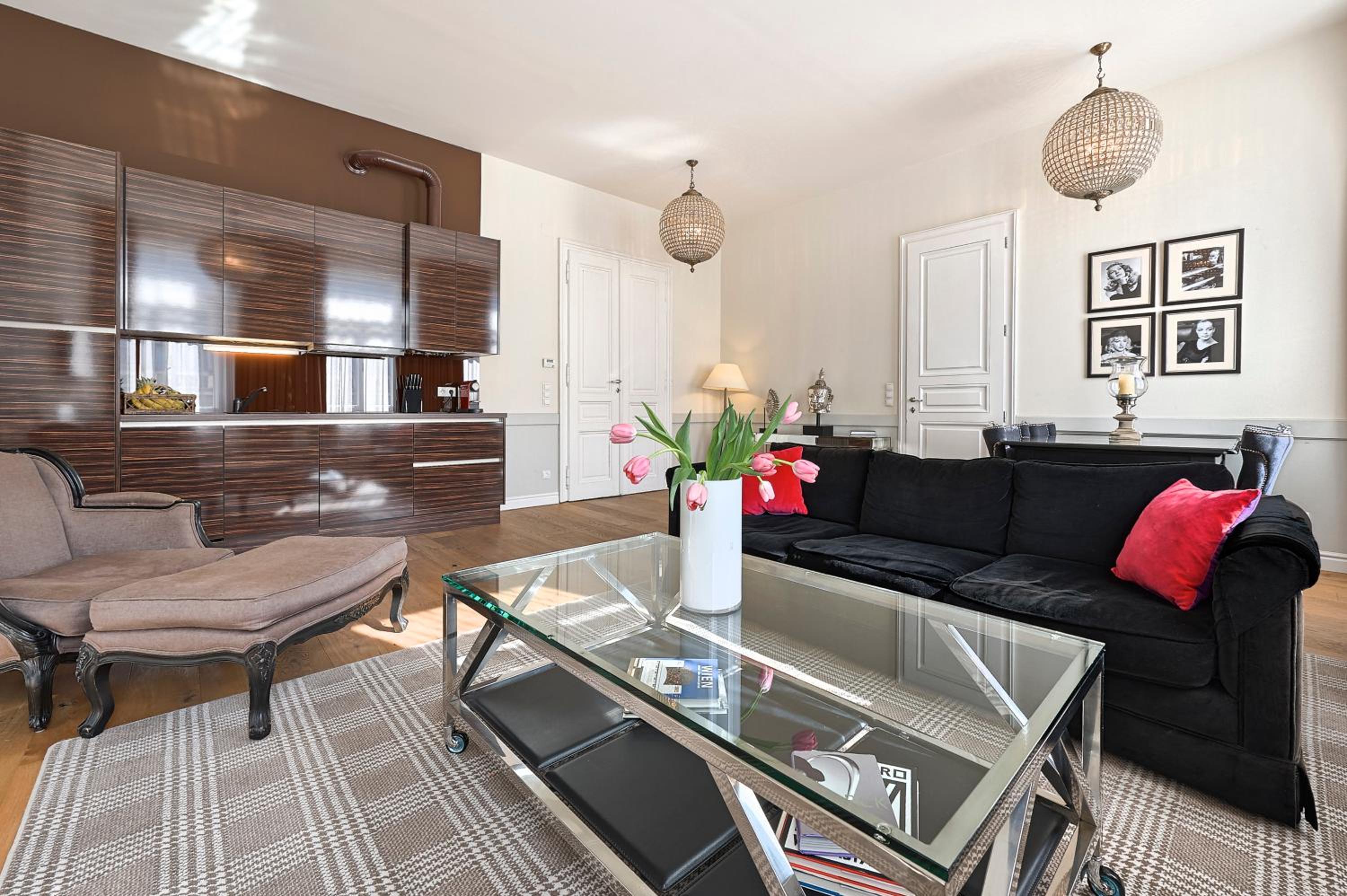 6 rooms Naschmarkt