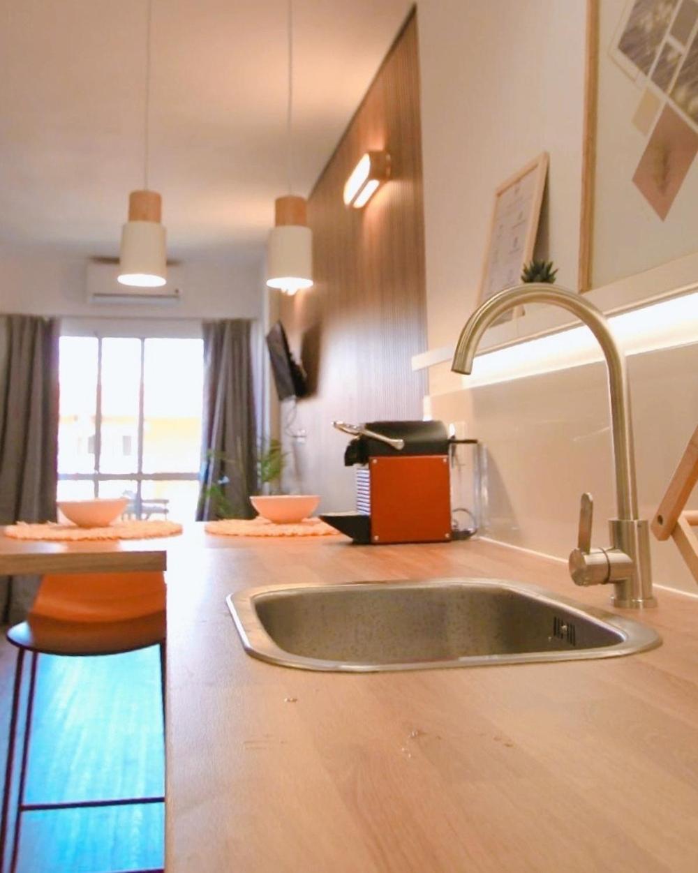 Bythewave Apartments