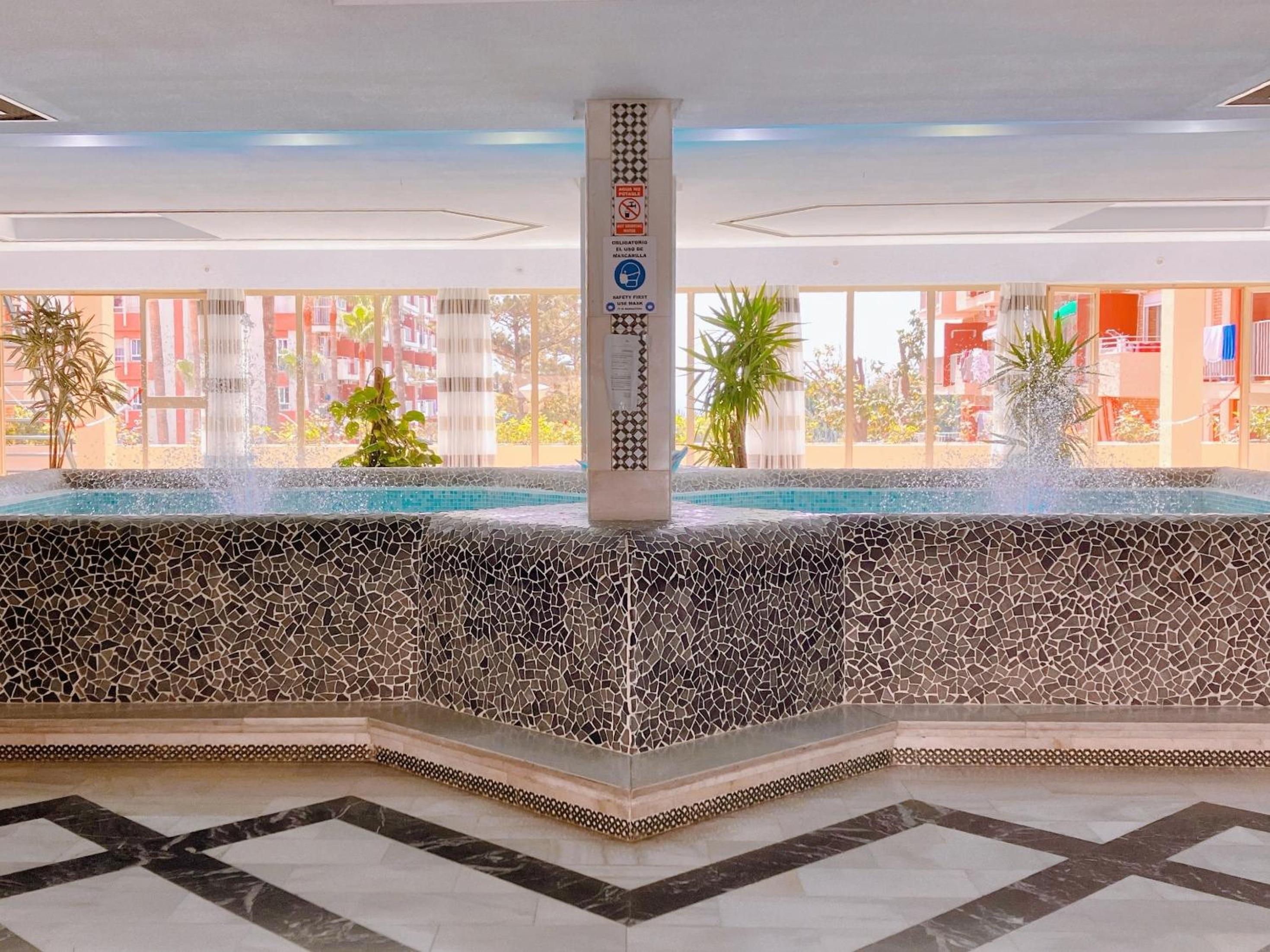 Bythewave Apartments