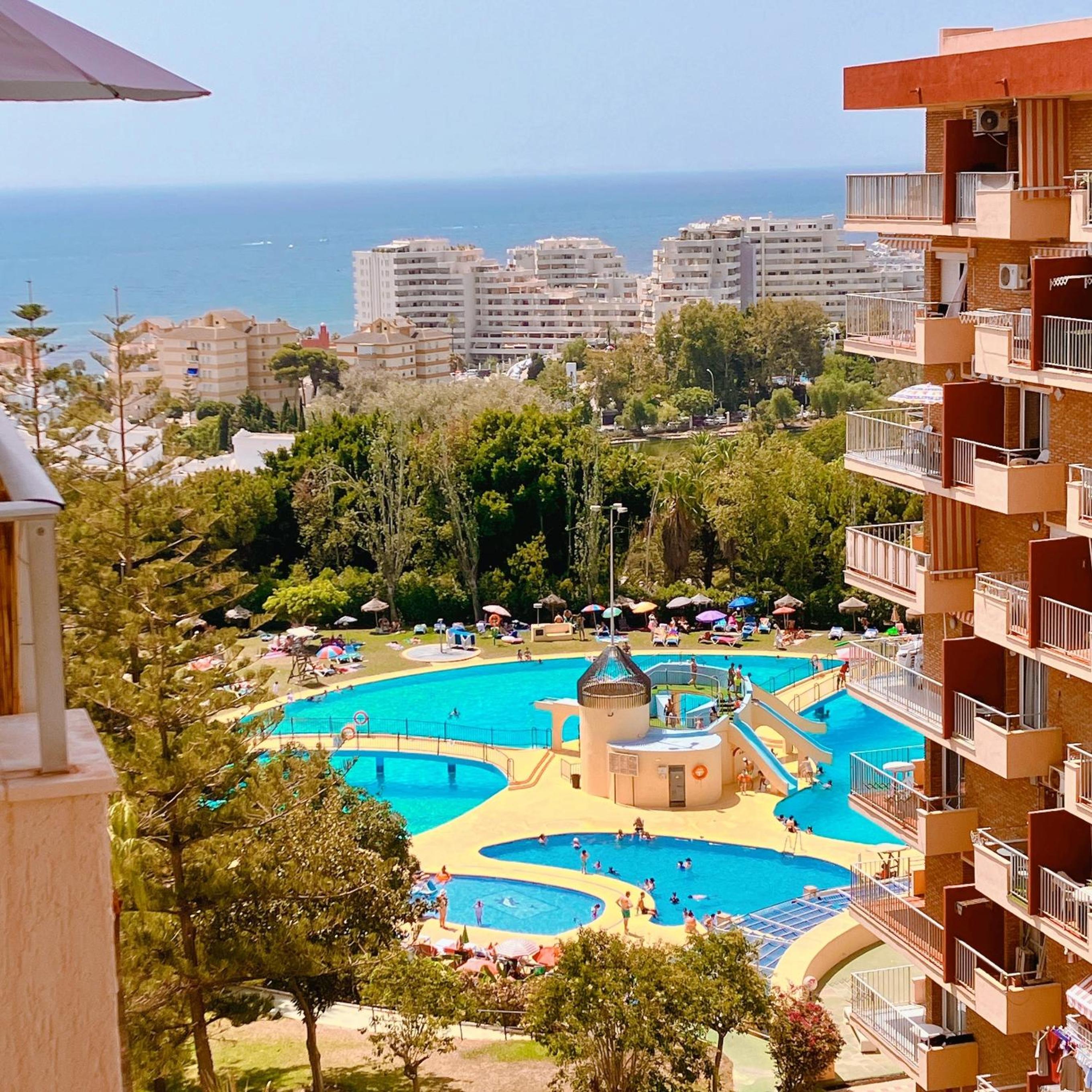 Bythewave Apartments
