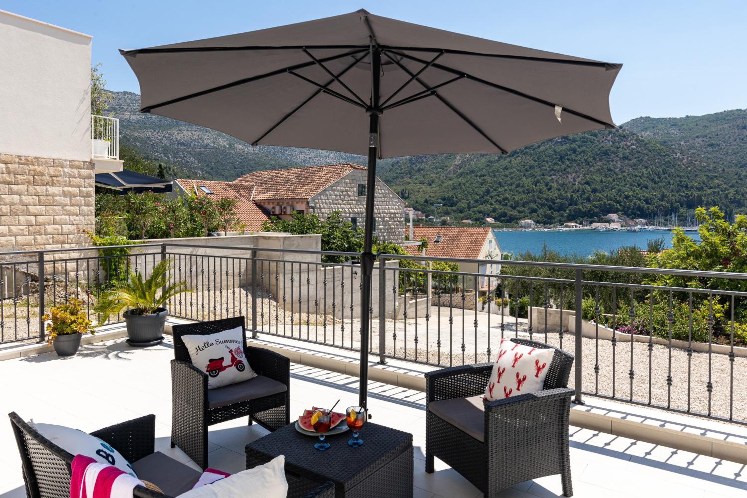 Honoris Apartment - Brand new - Private parking - 90 m from the beach- Terrace view 3