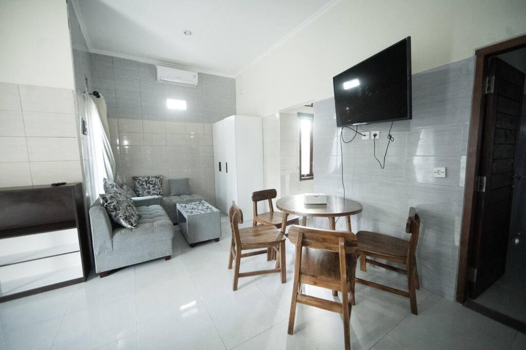 Subha Residence, a cozy house view 2