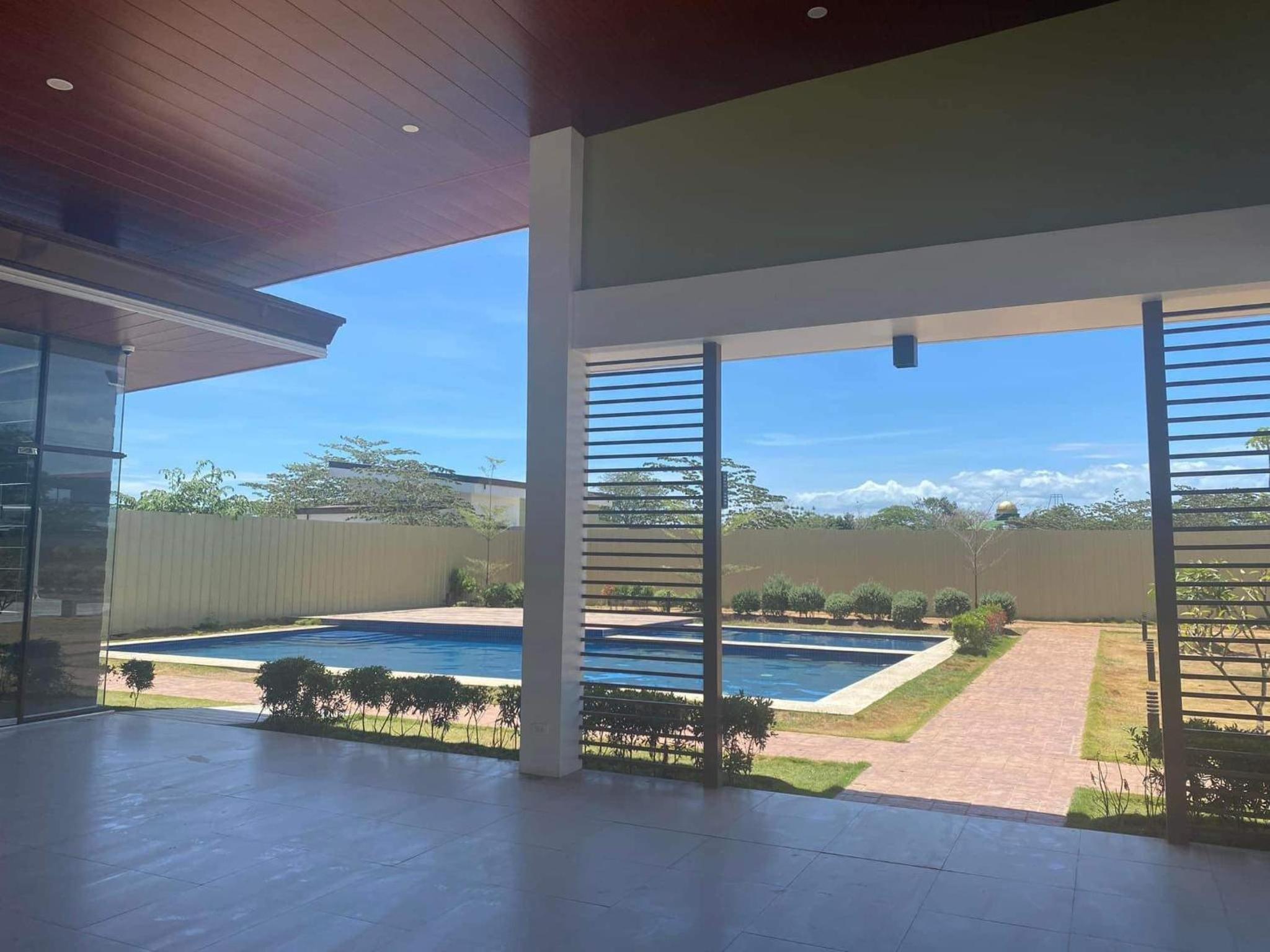 Near Mactan Airport, Pool, Fast WiFi, Netflix & Disney