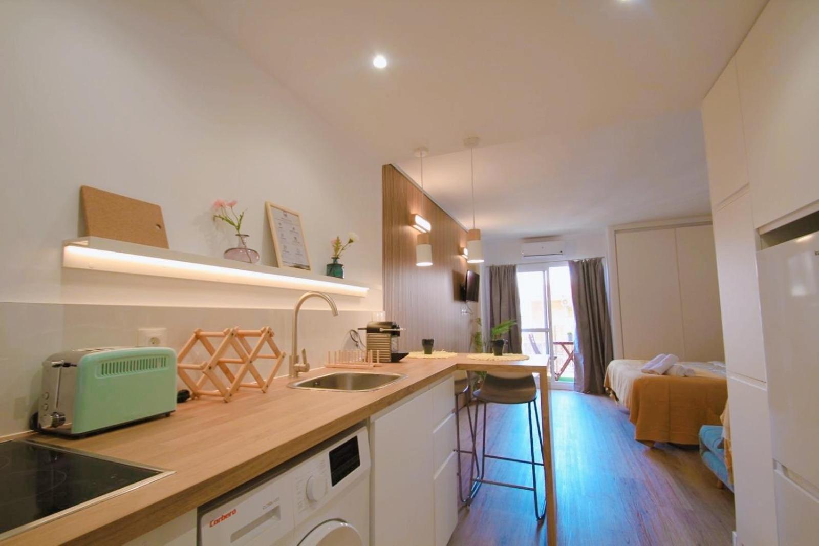 Bythewave Apartments