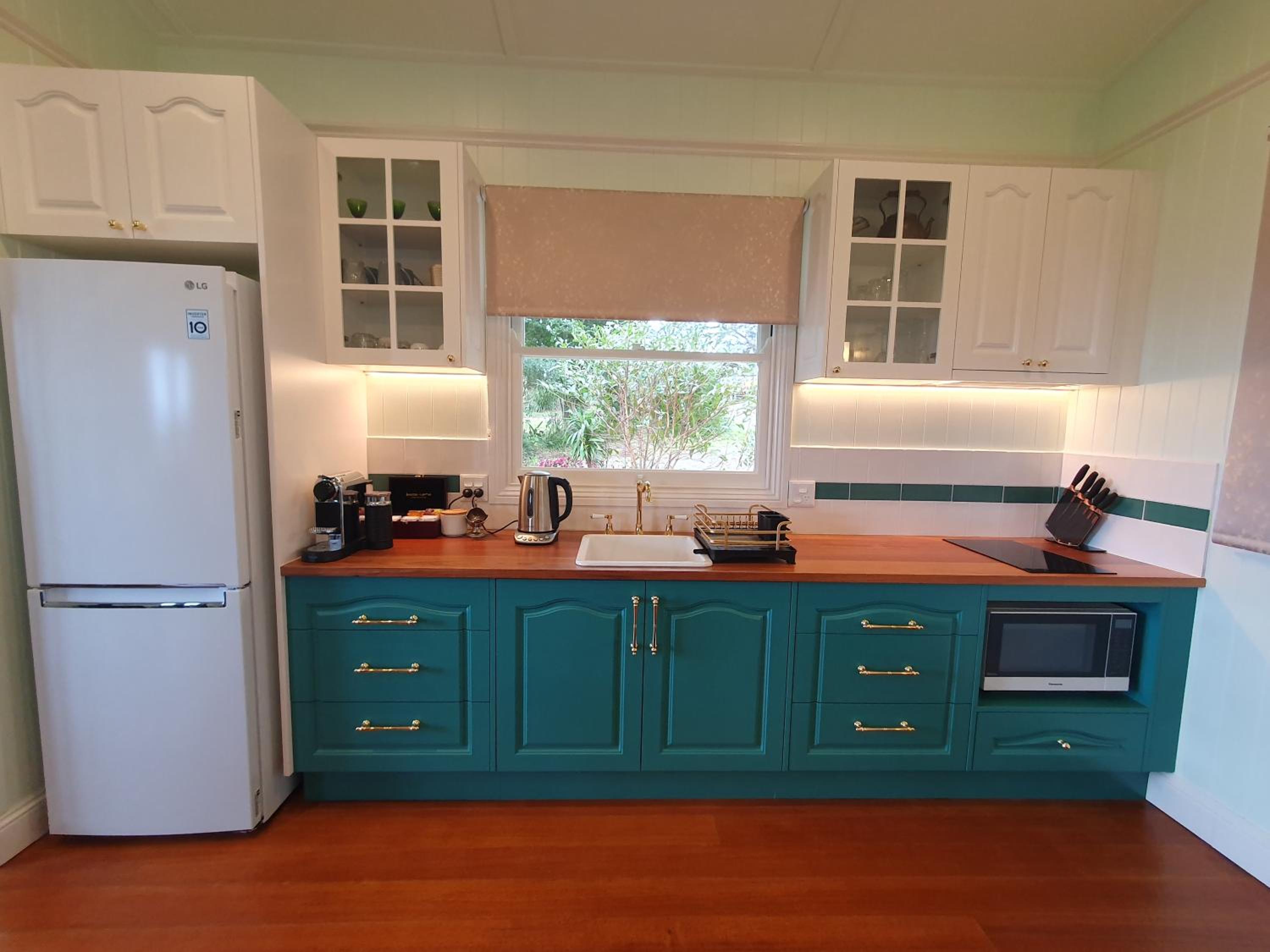 Couples Accessible Cabin, Zarina Country Cabins, 6