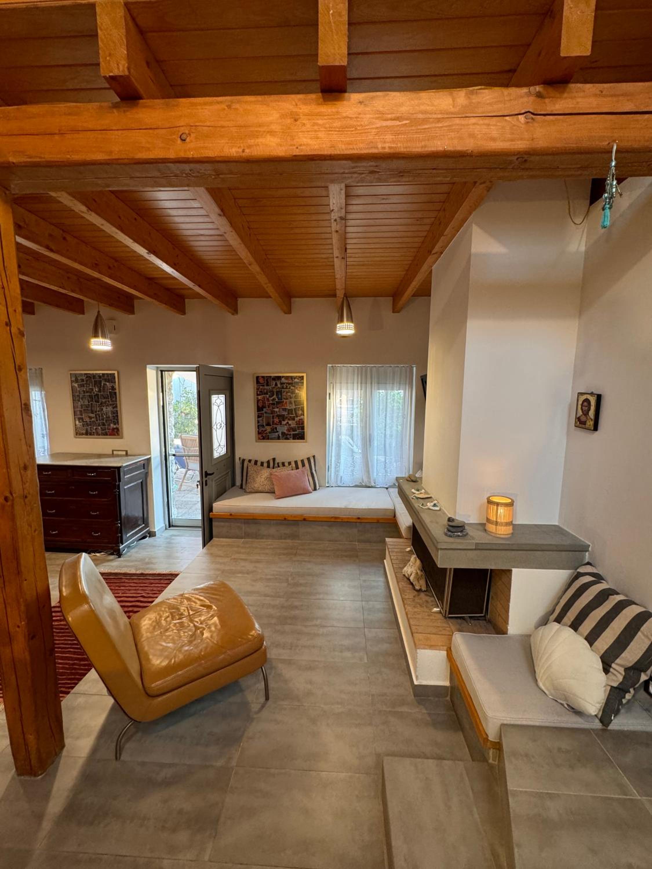 Ianos Maisonette