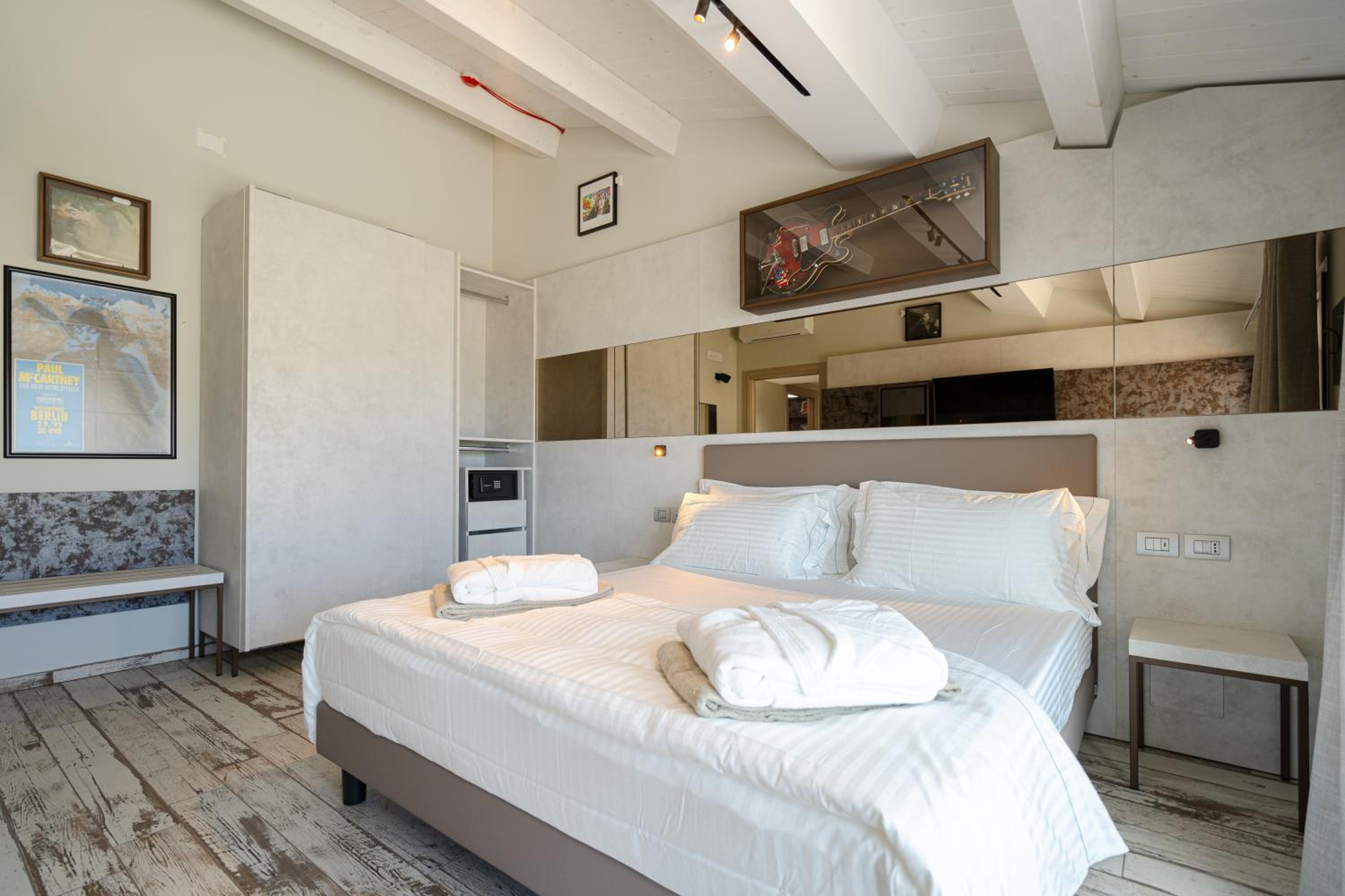 ArtRock Apartments