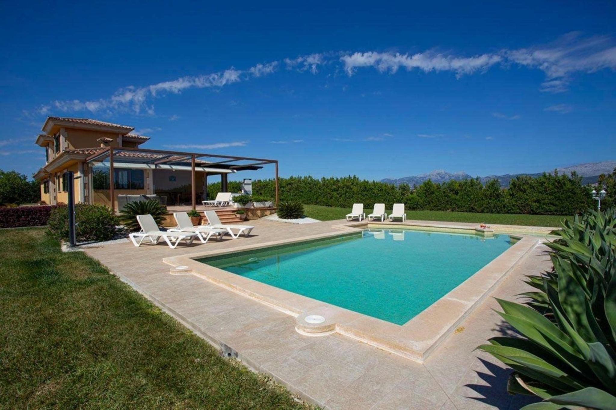 Großzügige Finca Alegria mit beheizbarem Pool