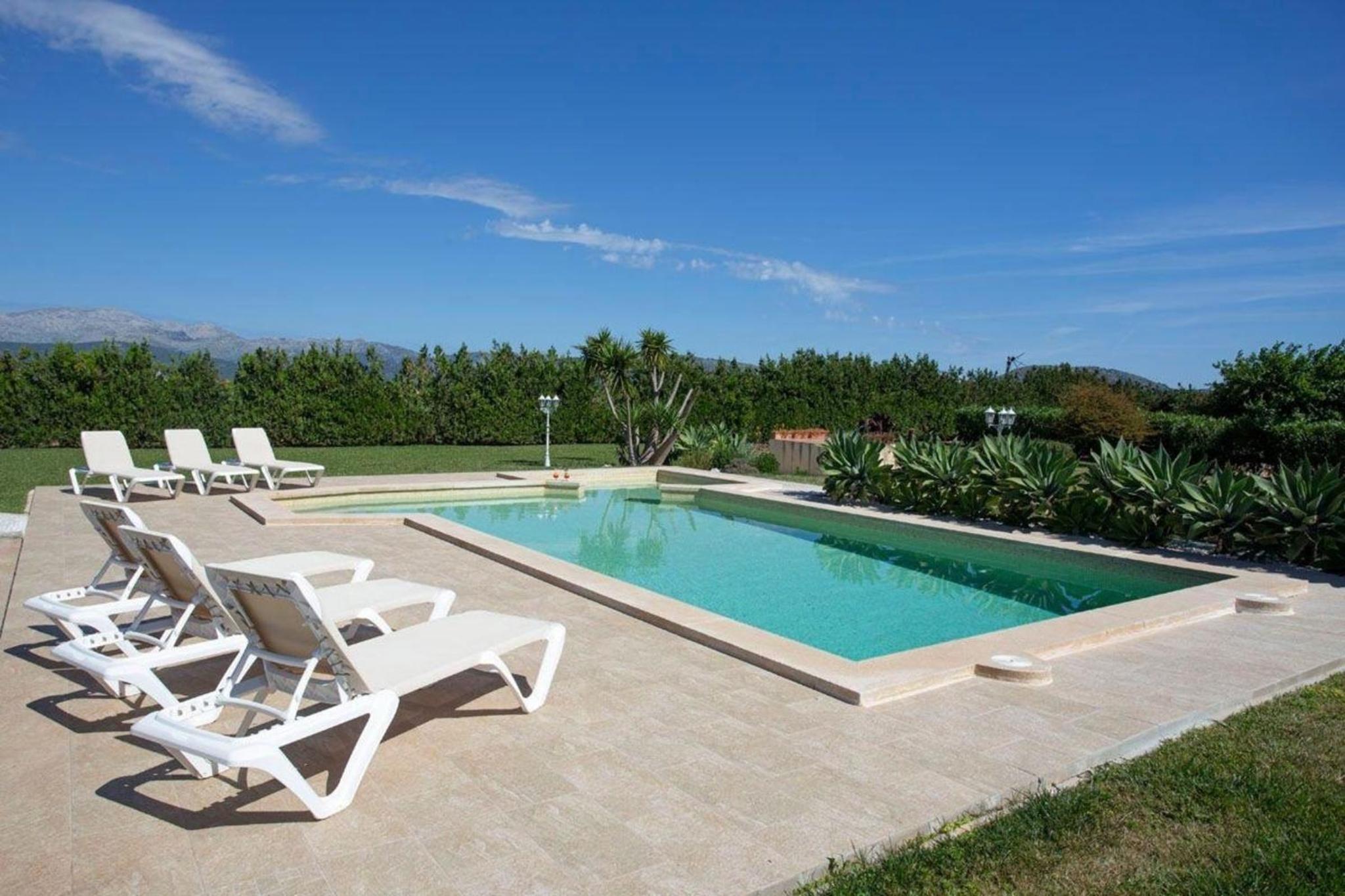 Großzügige Finca Alegria mit beheizbarem Pool